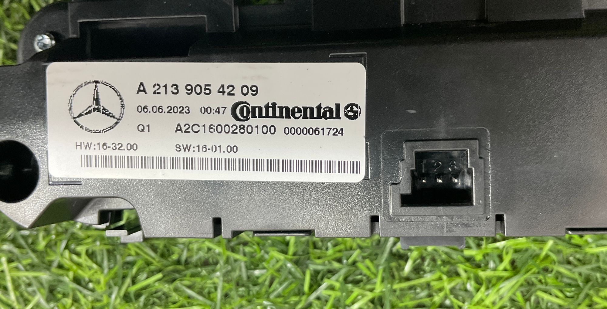 https://gcs.partsauto.market/rn-stockpro.appspot.com/thmbs/userImages/h353NjtZg3VDP19b5HMt7LlpbQ93/part/215373f6-2d3a-48c1-9eac-fdd140654b72_1742479723928.jpg