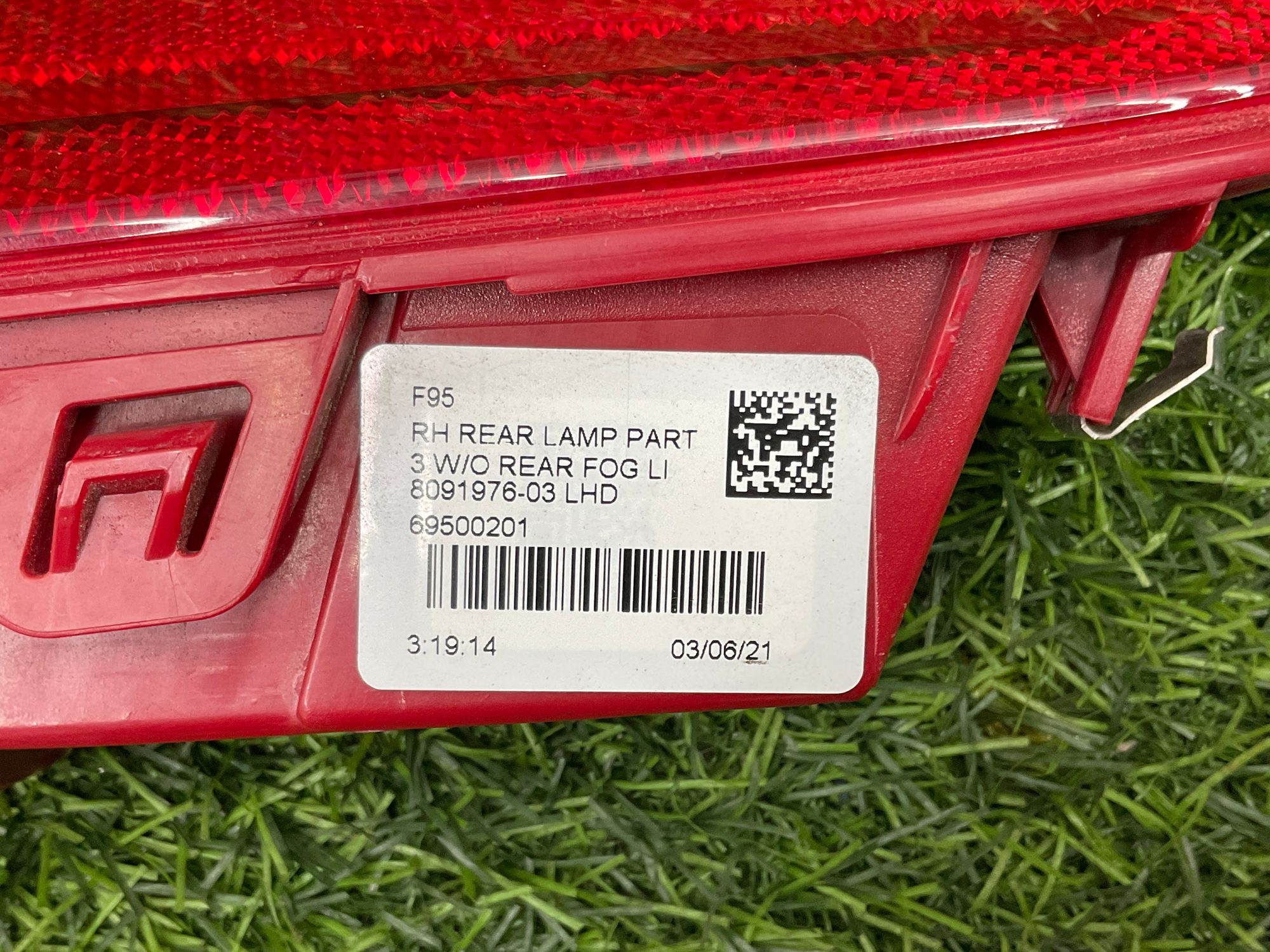 https://gcs.partsauto.market/rn-stockpro.appspot.com/thmbs/userImages/h353NjtZg3VDP19b5HMt7LlpbQ93/part/23fec7da-e01a-4b4b-bf34-e1edddbea00f_1734342880444.jpg