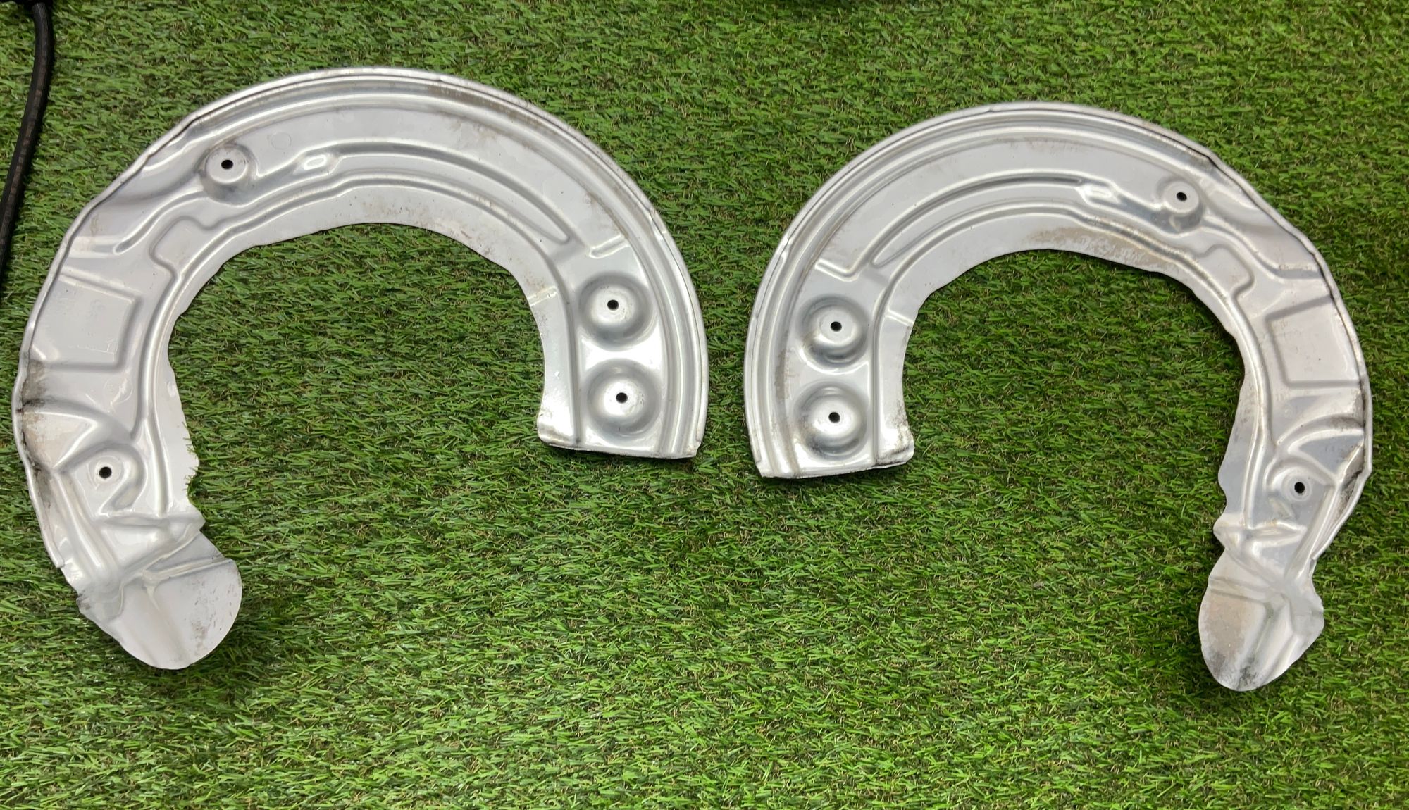https://gcs.partsauto.market/rn-stockpro.appspot.com/thmbs/userImages/h353NjtZg3VDP19b5HMt7LlpbQ93/part/28ceff39-364d-439f-857b-fad300f686b0_1746621834790.jpg