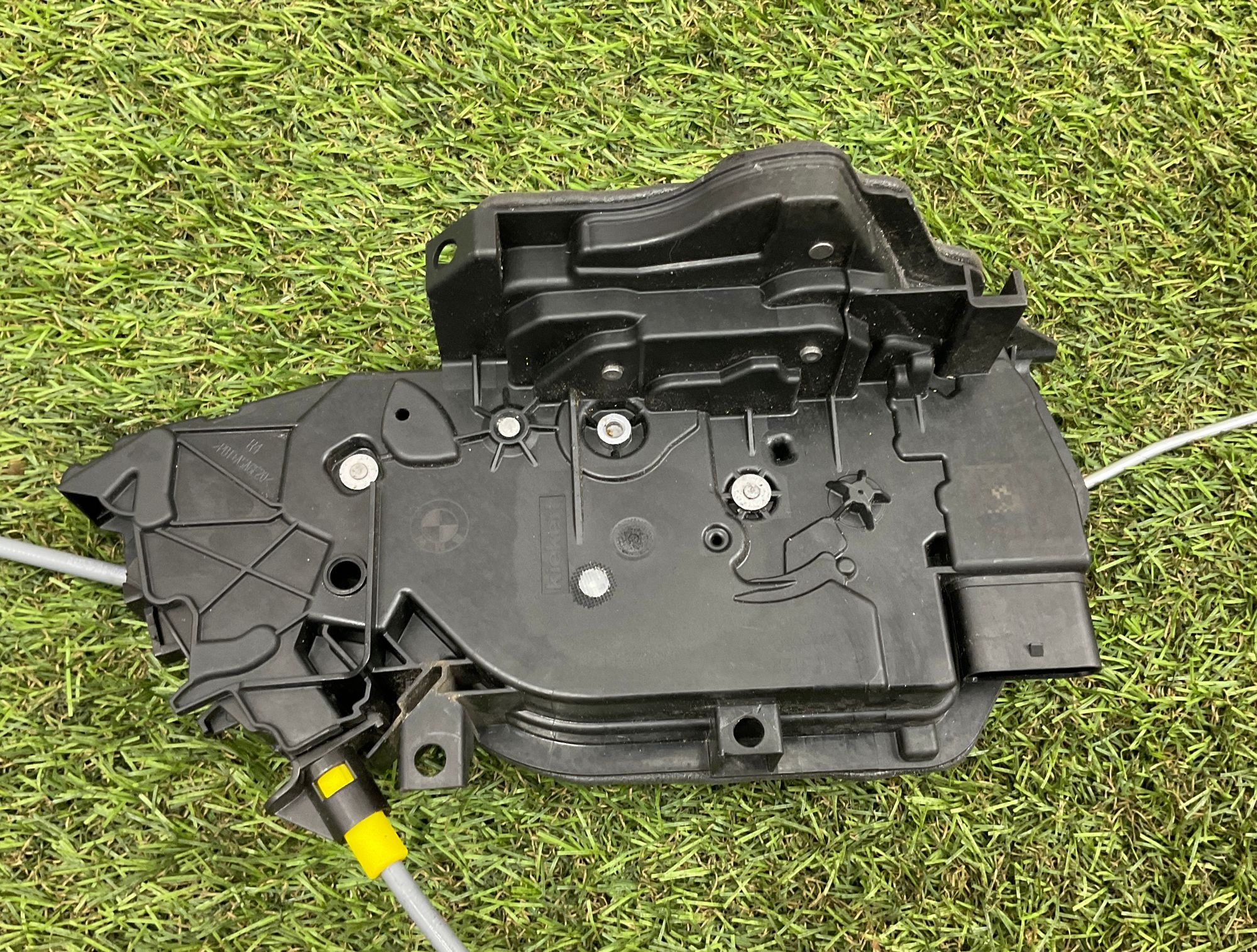 https://gcs.partsauto.market/rn-stockpro.appspot.com/thmbs/userImages/h353NjtZg3VDP19b5HMt7LlpbQ93/part/28d40eb8-de91-4141-a8c5-55fd54f69826_1749123473078.jpg
