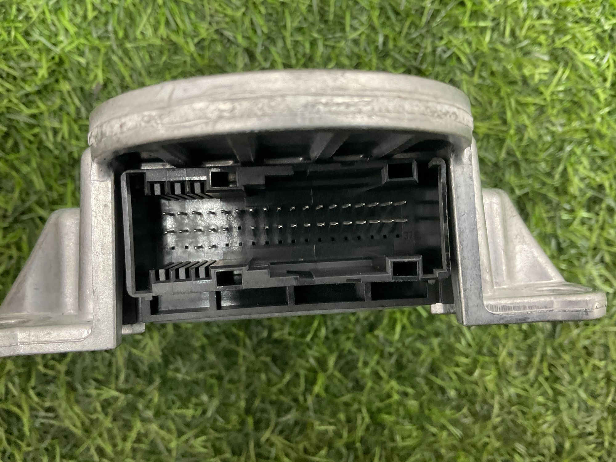https://gcs.partsauto.market/rn-stockpro.appspot.com/thmbs/userImages/h353NjtZg3VDP19b5HMt7LlpbQ93/part/29a49881-2283-4e6a-9985-43c50901c63a_1746001999587.jpg