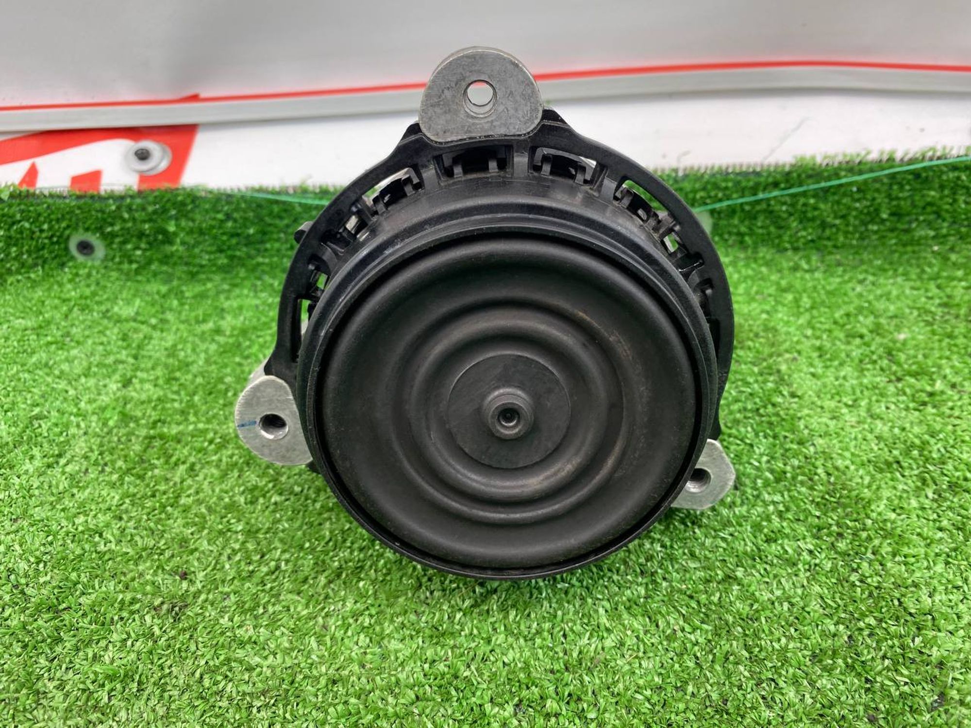 https://gcs.partsauto.market/rn-stockpro.appspot.com/thmbs/userImages/h353NjtZg3VDP19b5HMt7LlpbQ93/part/2d36fe5b-5dfd-4a56-a9a0-17e59caadc44_1746713246635.jpg