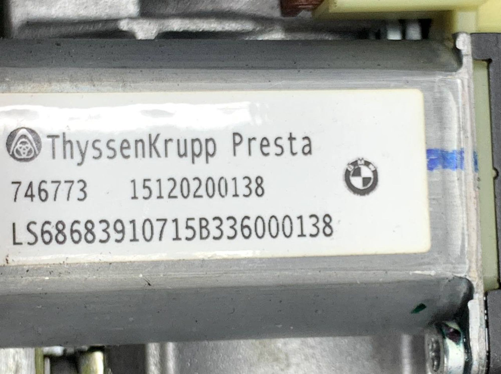 https://gcs.partsauto.market/rn-stockpro.appspot.com/thmbs/userImages/h353NjtZg3VDP19b5HMt7LlpbQ93/part/352181e5-c0eb-4da7-8886-d1f815ccc73b_1726823853181.jpg