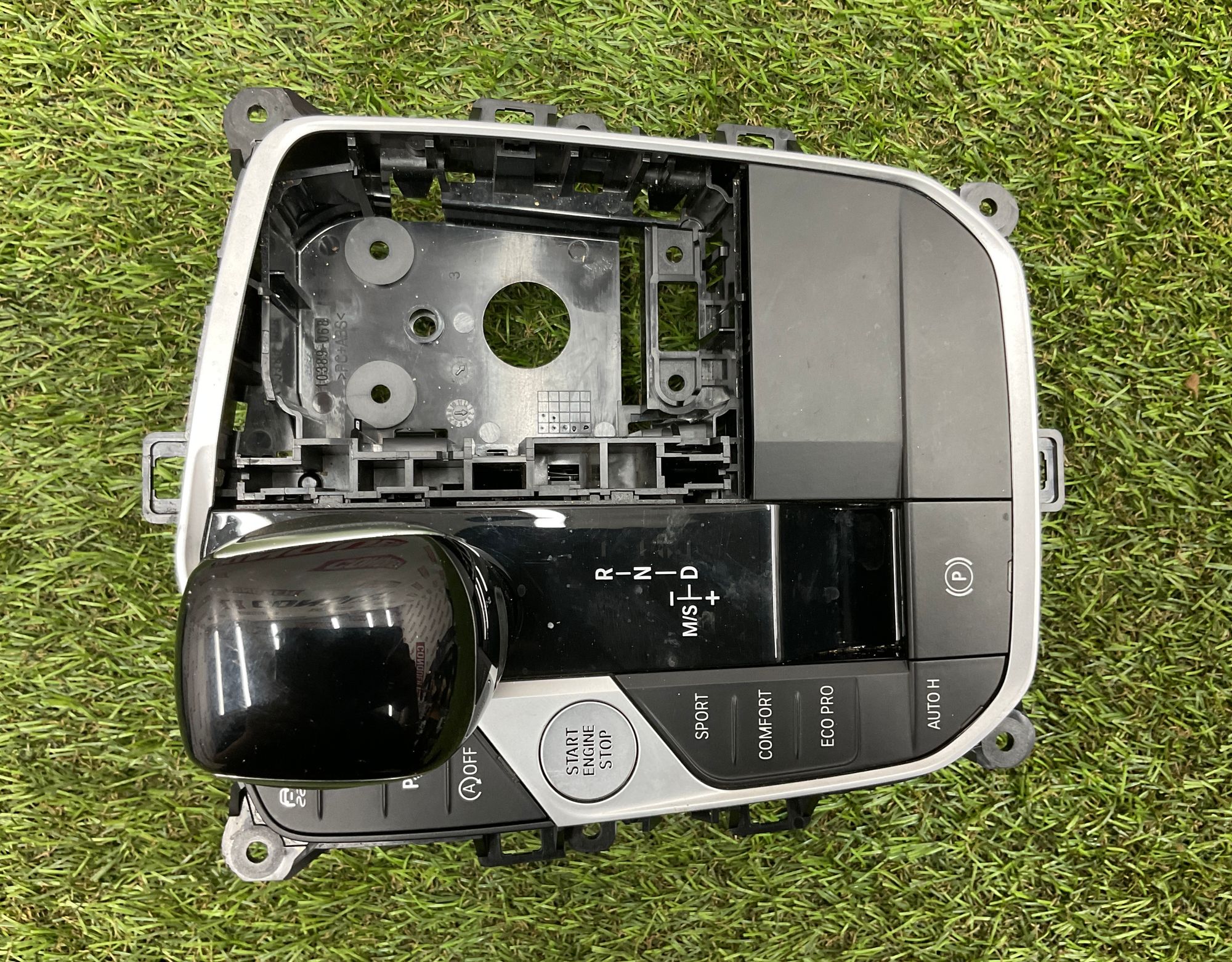 https://gcs.partsauto.market/rn-stockpro.appspot.com/thmbs/userImages/h353NjtZg3VDP19b5HMt7LlpbQ93/part/38751760-4d1c-4322-952f-4480b83a7f8a_1748607606317.jpg