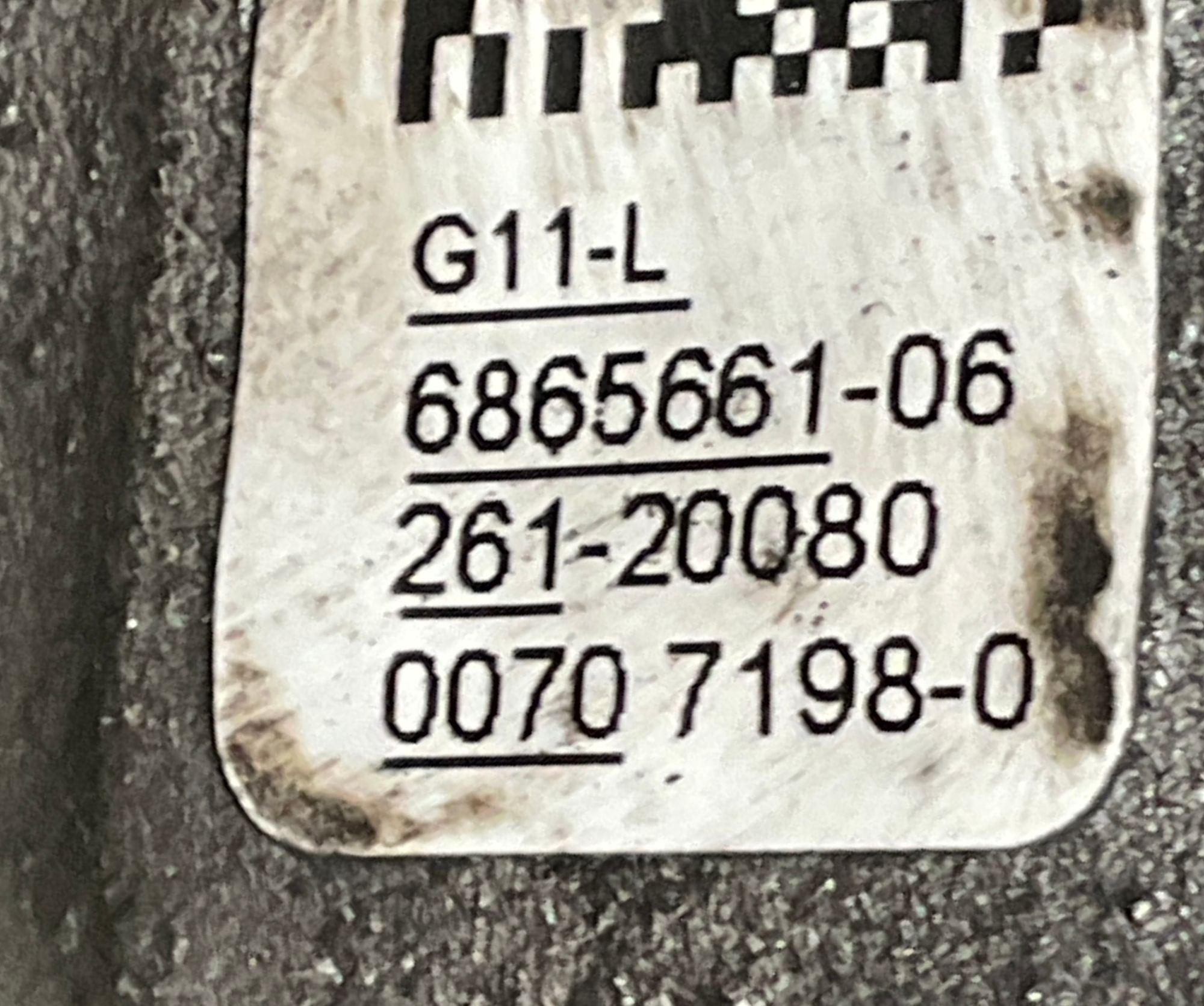 https://gcs.partsauto.market/rn-stockpro.appspot.com/thmbs/userImages/h353NjtZg3VDP19b5HMt7LlpbQ93/part/397fca70-01d1-4681-9712-f3764bad98da_1737537644423.jpg