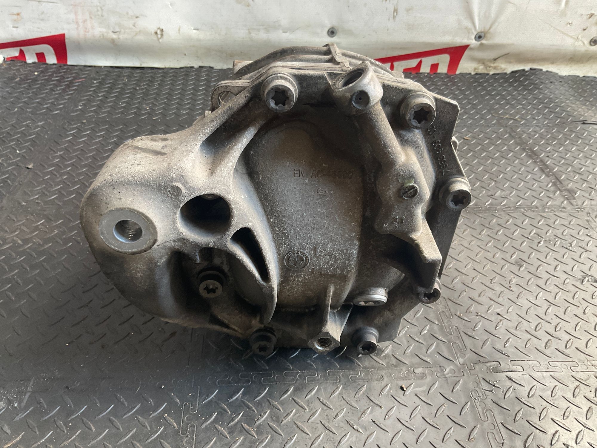 https://gcs.partsauto.market/rn-stockpro.appspot.com/thmbs/userImages/h353NjtZg3VDP19b5HMt7LlpbQ93/part/39e14f24-c56e-45a1-bdee-83ada499635c_1747913473748.jpg