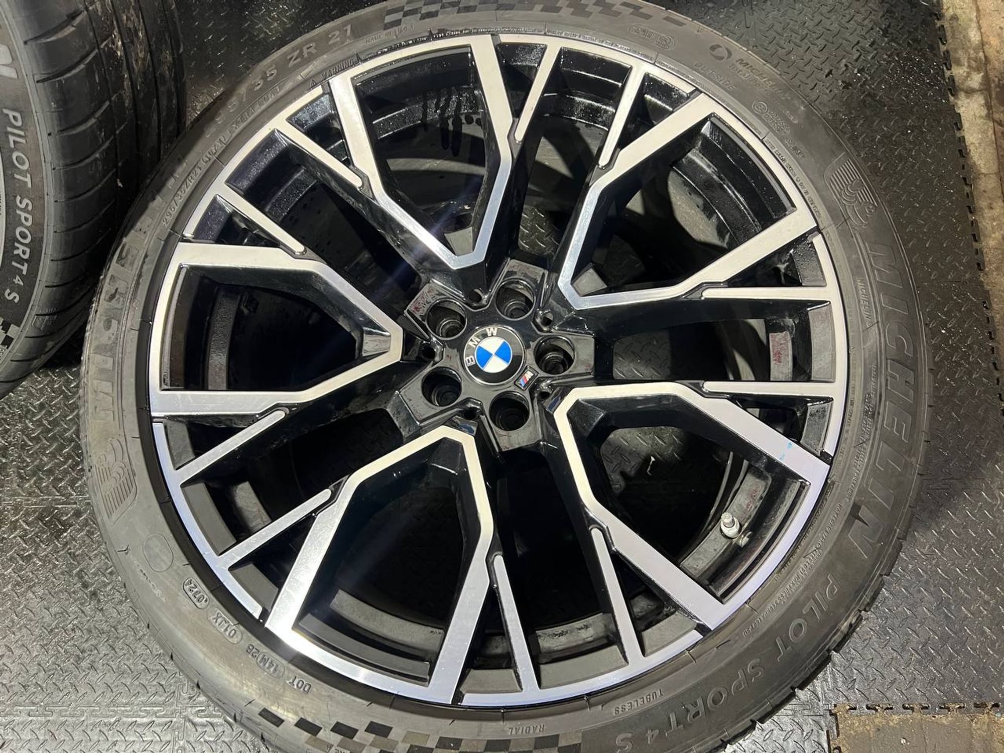https://gcs.partsauto.market/rn-stockpro.appspot.com/thmbs/userImages/h353NjtZg3VDP19b5HMt7LlpbQ93/part/405675a6-dfef-417f-a1dc-2d6afafd8ab3_1733318670786.jpg