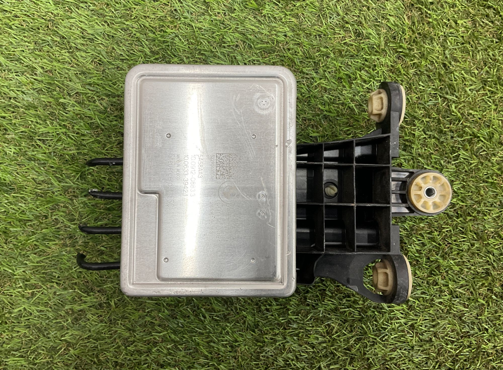 https://gcs.partsauto.market/rn-stockpro.appspot.com/thmbs/userImages/h353NjtZg3VDP19b5HMt7LlpbQ93/part/41394ee7-9625-48a5-89a9-be80fbeb6ca1_1749047521561.jpg