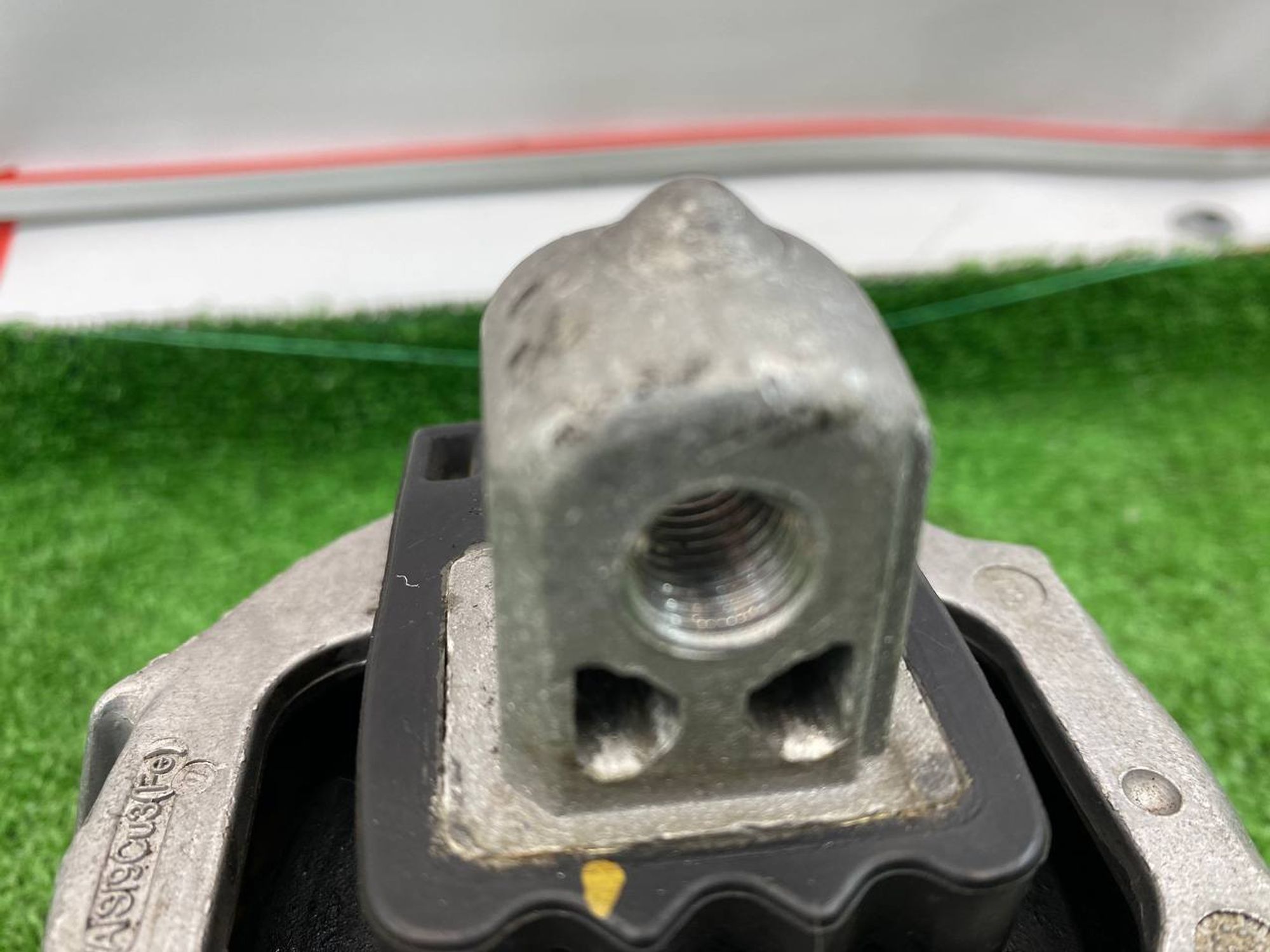 https://gcs.partsauto.market/rn-stockpro.appspot.com/thmbs/userImages/h353NjtZg3VDP19b5HMt7LlpbQ93/part/42430b83-3794-4f08-9567-ed5e467743e6_1746713245579.jpg