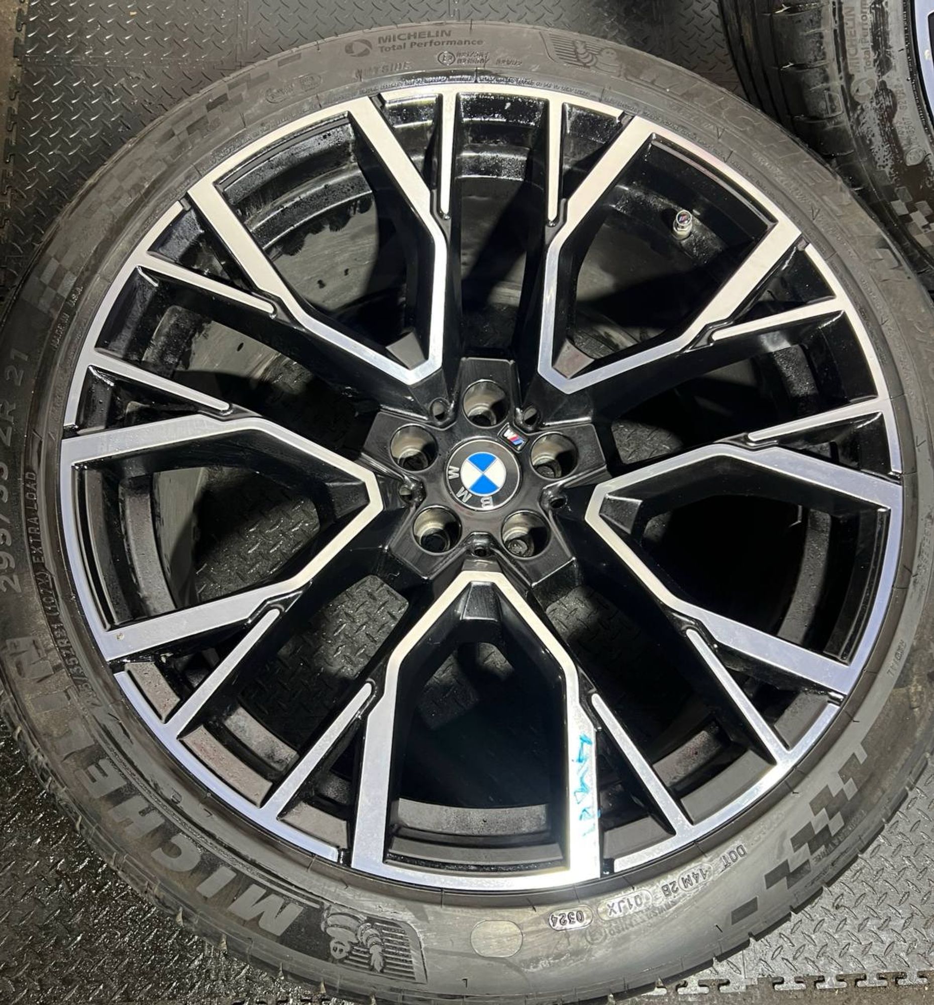 https://gcs.partsauto.market/rn-stockpro.appspot.com/thmbs/userImages/h353NjtZg3VDP19b5HMt7LlpbQ93/part/44075b9b-337b-4e9a-981d-d0226c536277_1733318670223.jpg