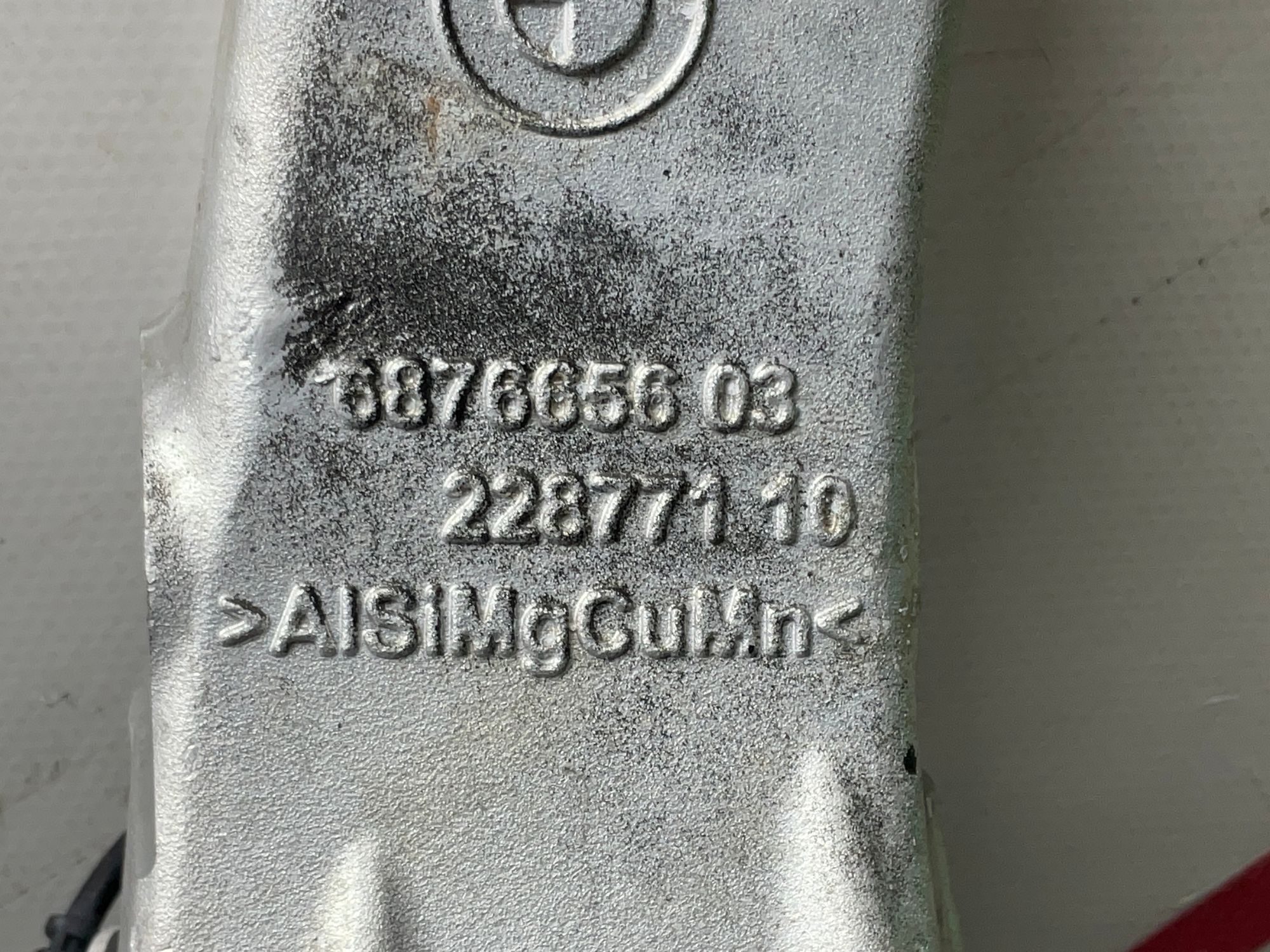 https://gcs.partsauto.market/rn-stockpro.appspot.com/thmbs/userImages/h353NjtZg3VDP19b5HMt7LlpbQ93/part/4585b55d-4e7c-4814-be6b-c4bf57cdbf5b_1733842344742.jpg