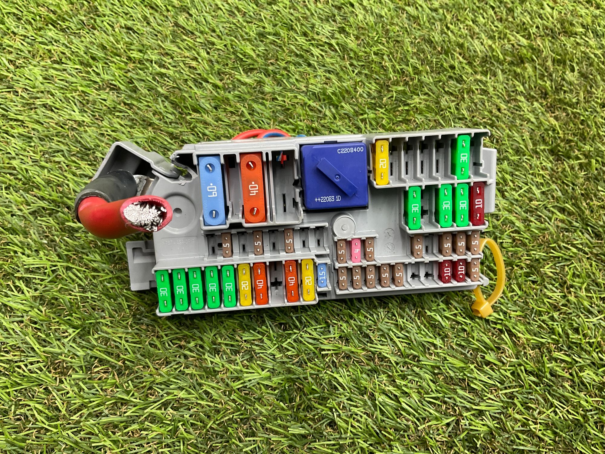 https://gcs.partsauto.market/rn-stockpro.appspot.com/thmbs/userImages/h353NjtZg3VDP19b5HMt7LlpbQ93/part/48dc8ea0-1f5f-4049-9bde-fcd200a01e84_1749047812016.jpg