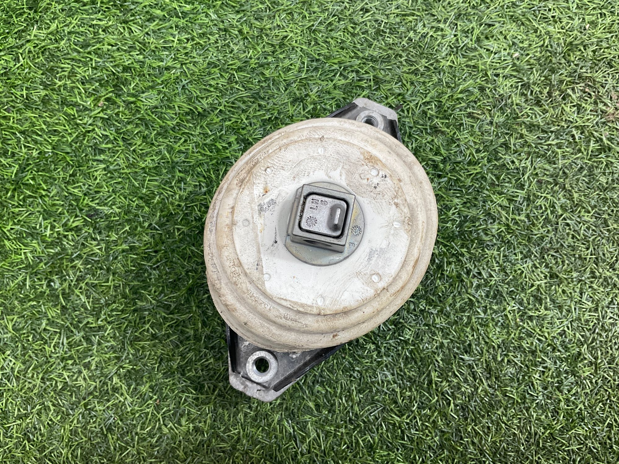 https://gcs.partsauto.market/rn-stockpro.appspot.com/thmbs/userImages/h353NjtZg3VDP19b5HMt7LlpbQ93/part/4be68e98-20eb-4cd6-9e48-254d40330b81_1743148070246.jpg