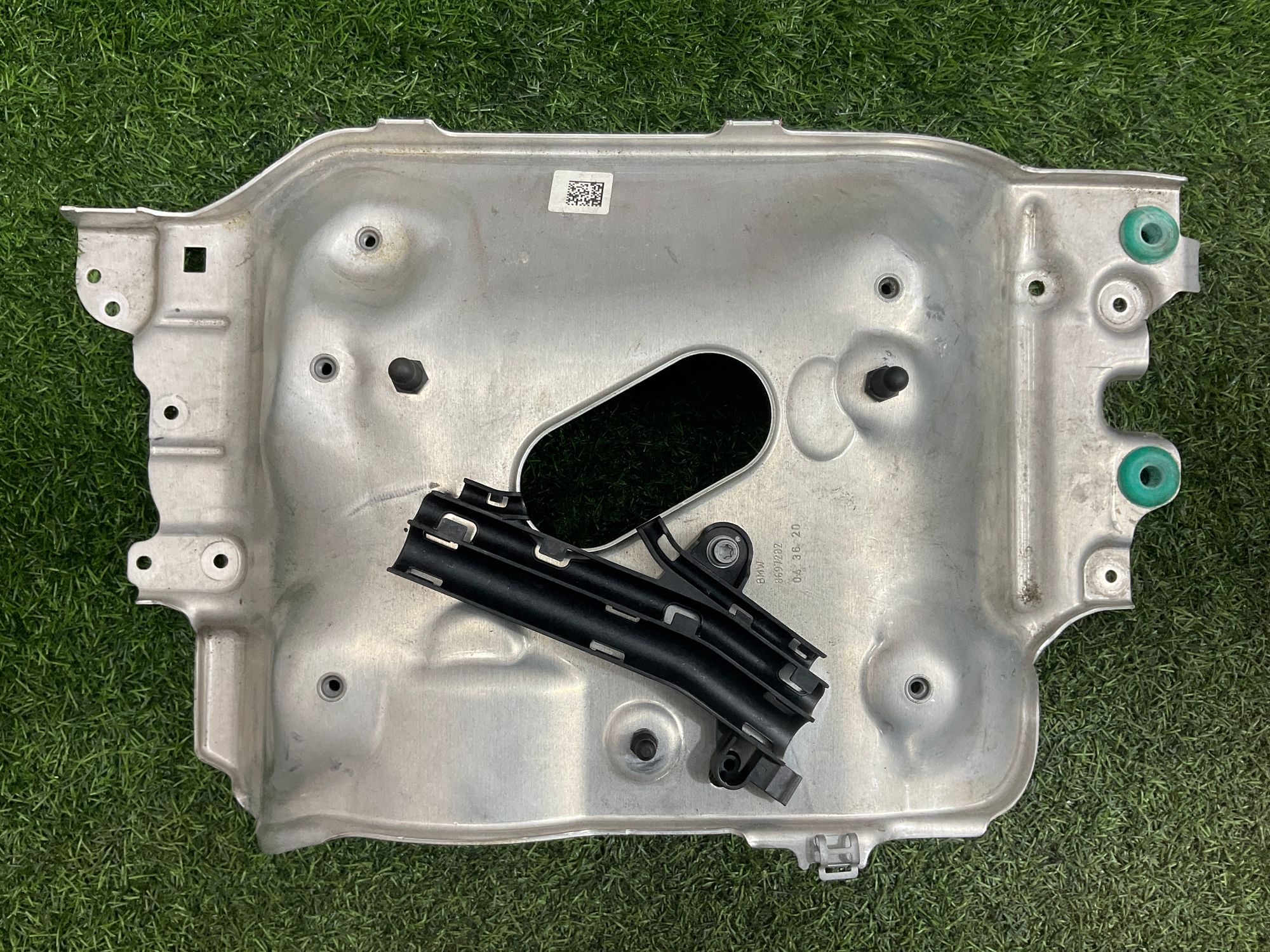 https://gcs.partsauto.market/rn-stockpro.appspot.com/thmbs/userImages/h353NjtZg3VDP19b5HMt7LlpbQ93/part/50bd9e99-51da-4be2-bd0d-bb83b1a085a5_1745913948895.jpg
