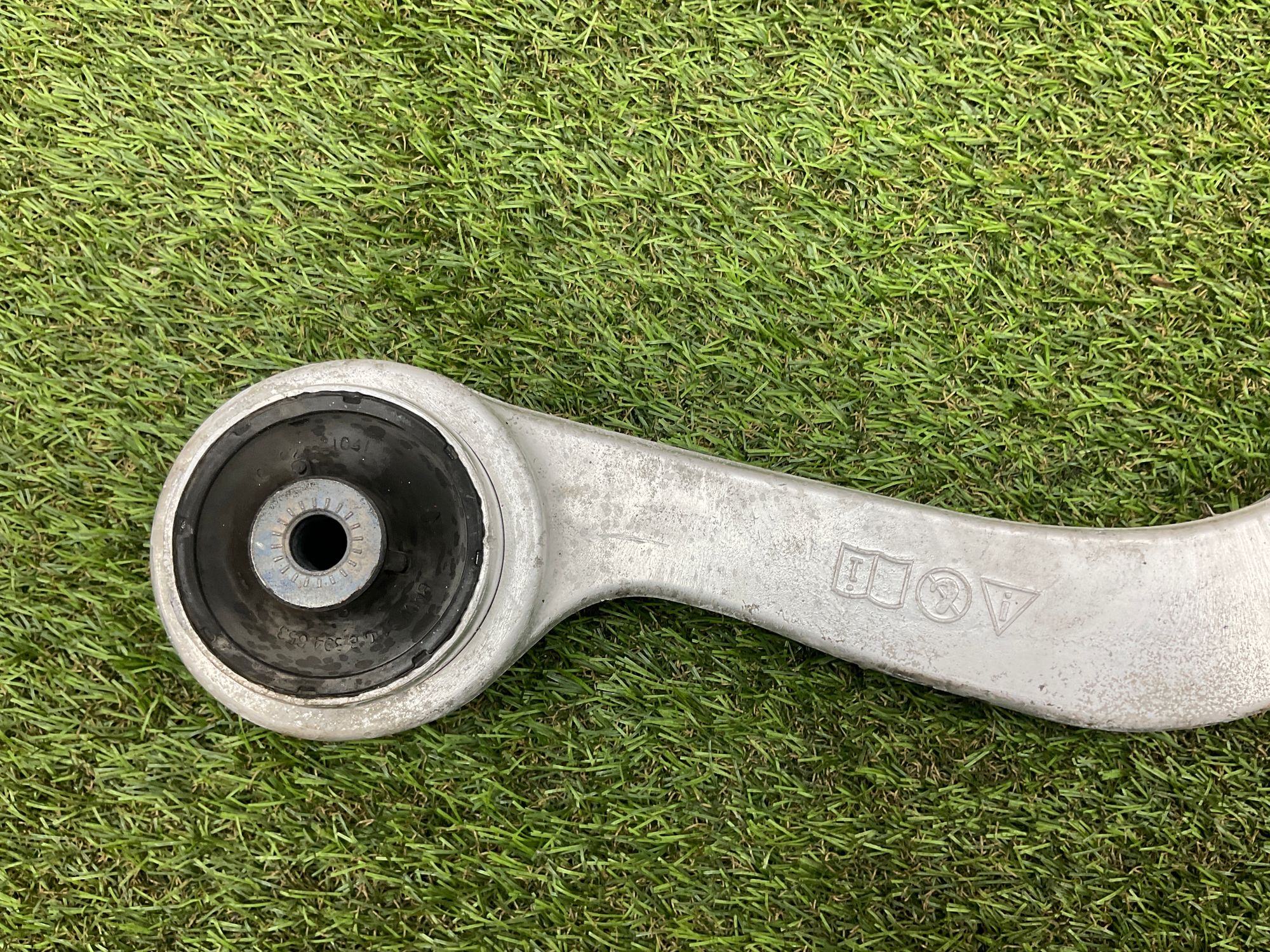 https://gcs.partsauto.market/rn-stockpro.appspot.com/thmbs/userImages/h353NjtZg3VDP19b5HMt7LlpbQ93/part/5562432f-bc69-47e8-8ad3-444089c7070c_1748598290541.jpg