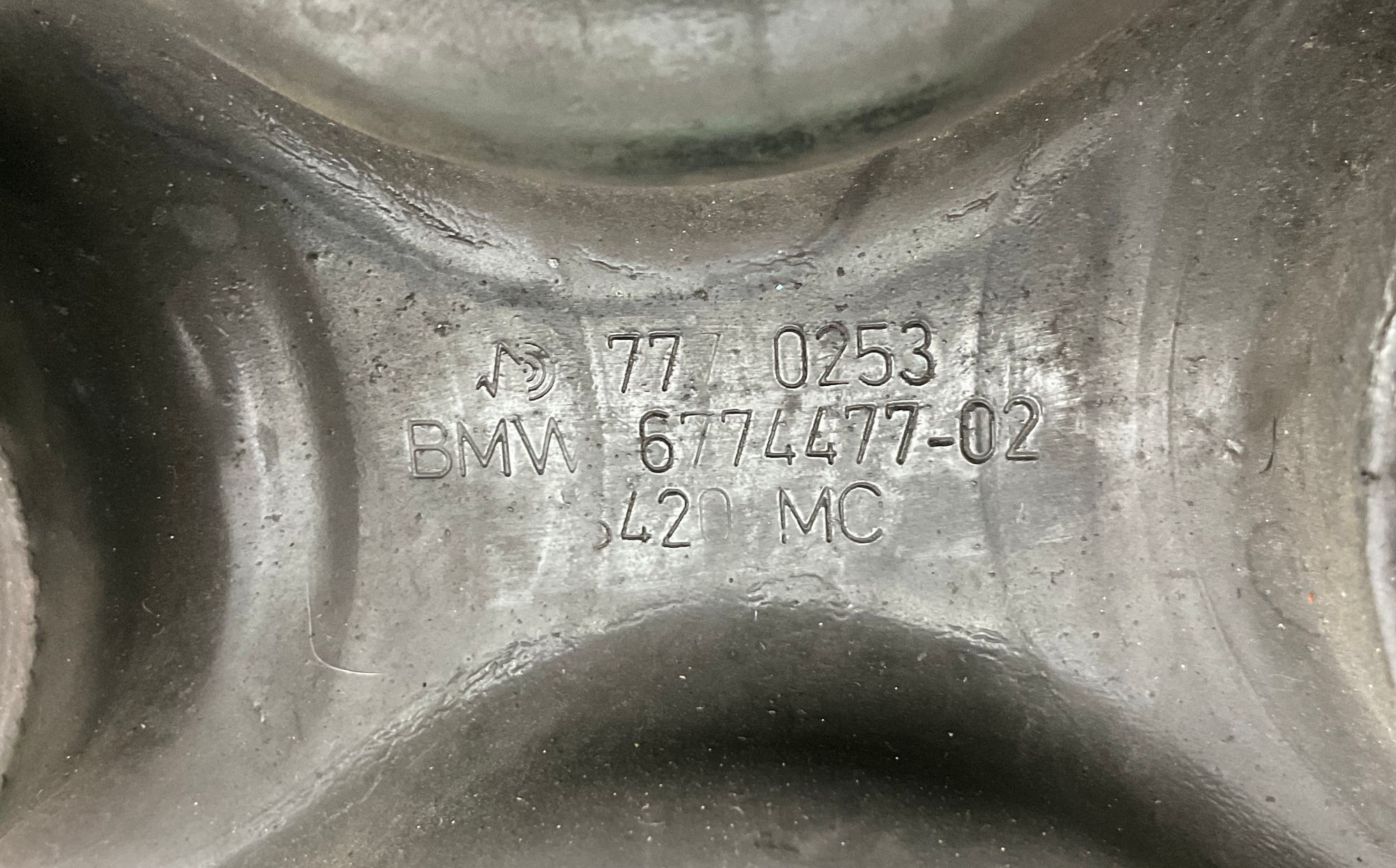https://gcs.partsauto.market/rn-stockpro.appspot.com/thmbs/userImages/h353NjtZg3VDP19b5HMt7LlpbQ93/part/56d0c144-0099-478f-8402-285e4168a6ba_1748268605055.jpg