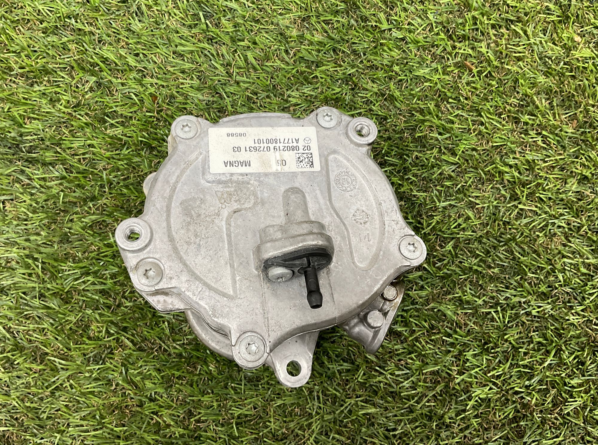 https://gcs.partsauto.market/rn-stockpro.appspot.com/thmbs/userImages/h353NjtZg3VDP19b5HMt7LlpbQ93/part/575b0352-4114-46b9-bd37-44037dfbde7d_1749821245642.jpg