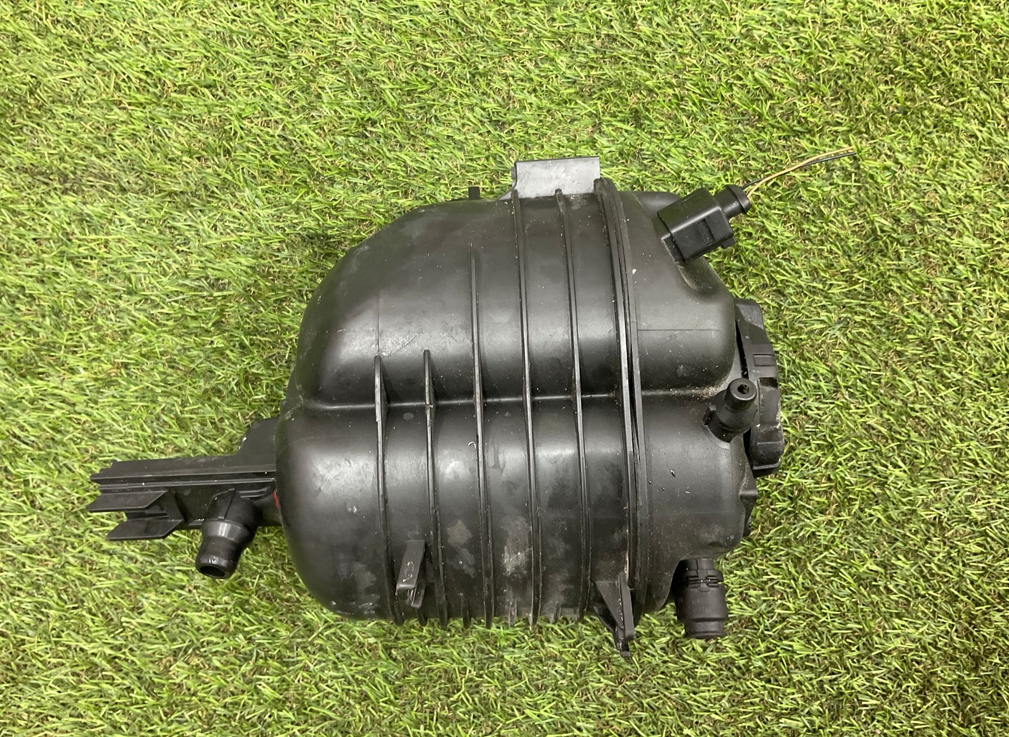 https://gcs.partsauto.market/rn-stockpro.appspot.com/thmbs/userImages/h353NjtZg3VDP19b5HMt7LlpbQ93/part/5c77a334-63a0-42b0-a4ba-a3283d3fb7d2_1749114812551.jpg