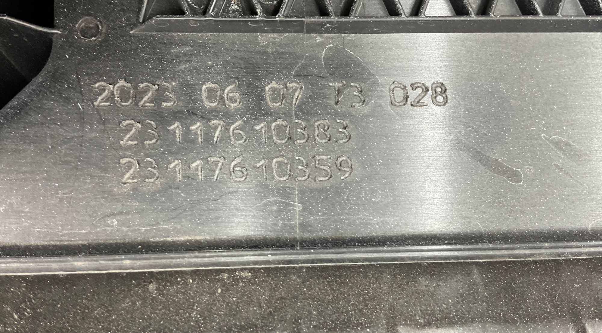 https://gcs.partsauto.market/rn-stockpro.appspot.com/thmbs/userImages/h353NjtZg3VDP19b5HMt7LlpbQ93/part/5eb9d9b7-e856-42c6-8b79-648a21748147_1742212295001.jpg
