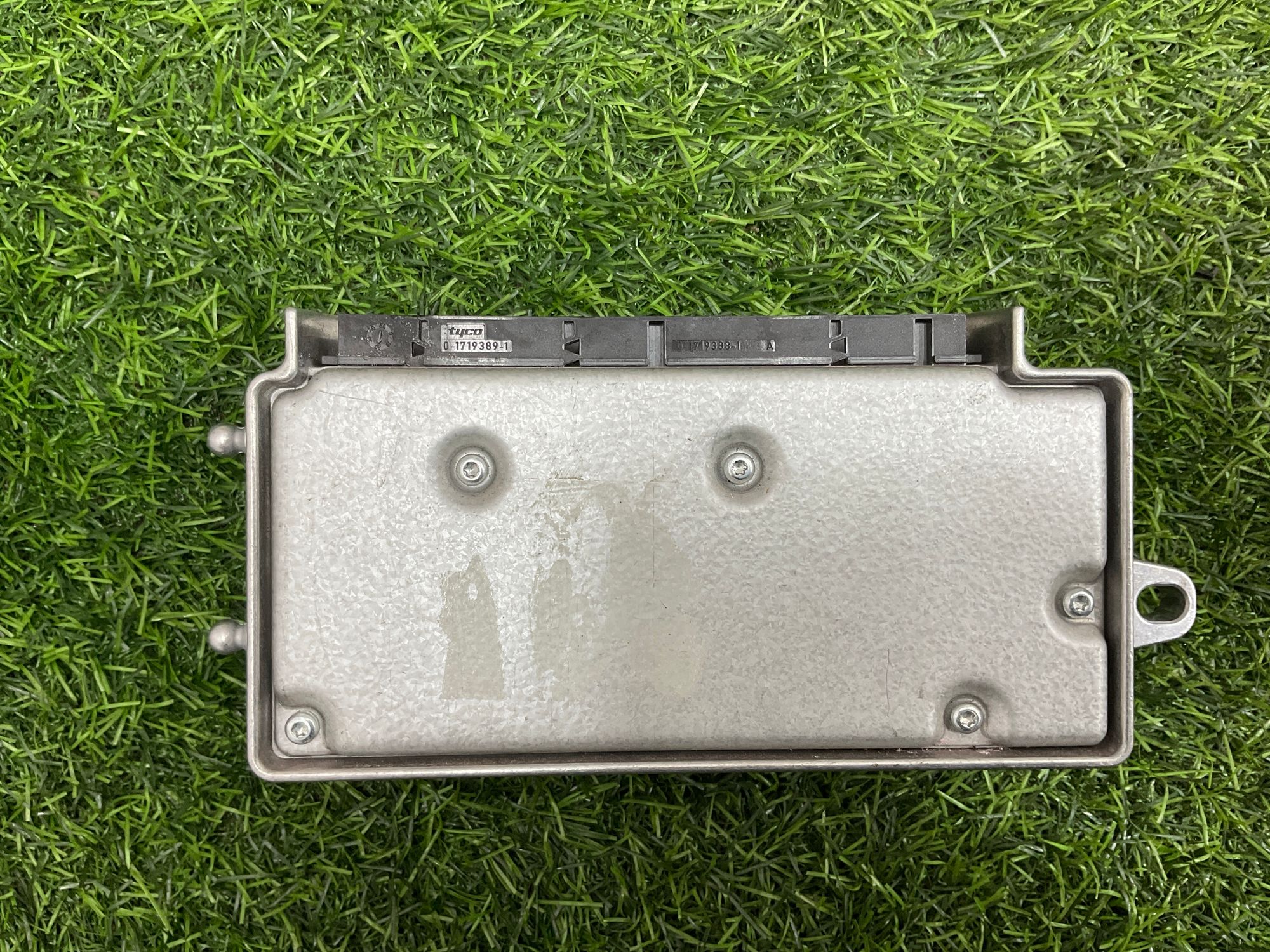 https://gcs.partsauto.market/rn-stockpro.appspot.com/thmbs/userImages/h353NjtZg3VDP19b5HMt7LlpbQ93/part/639ffdae-a1ed-4520-8695-41c3a59cb483_1738915071588.jpg