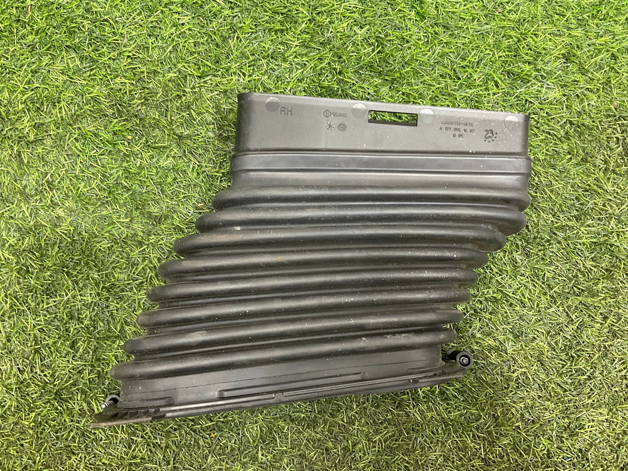 https://gcs.partsauto.market/rn-stockpro.appspot.com/thmbs/userImages/h353NjtZg3VDP19b5HMt7LlpbQ93/part/6b618875-2dce-40f6-841a-2ca5945790f0_1742212583492.jpg