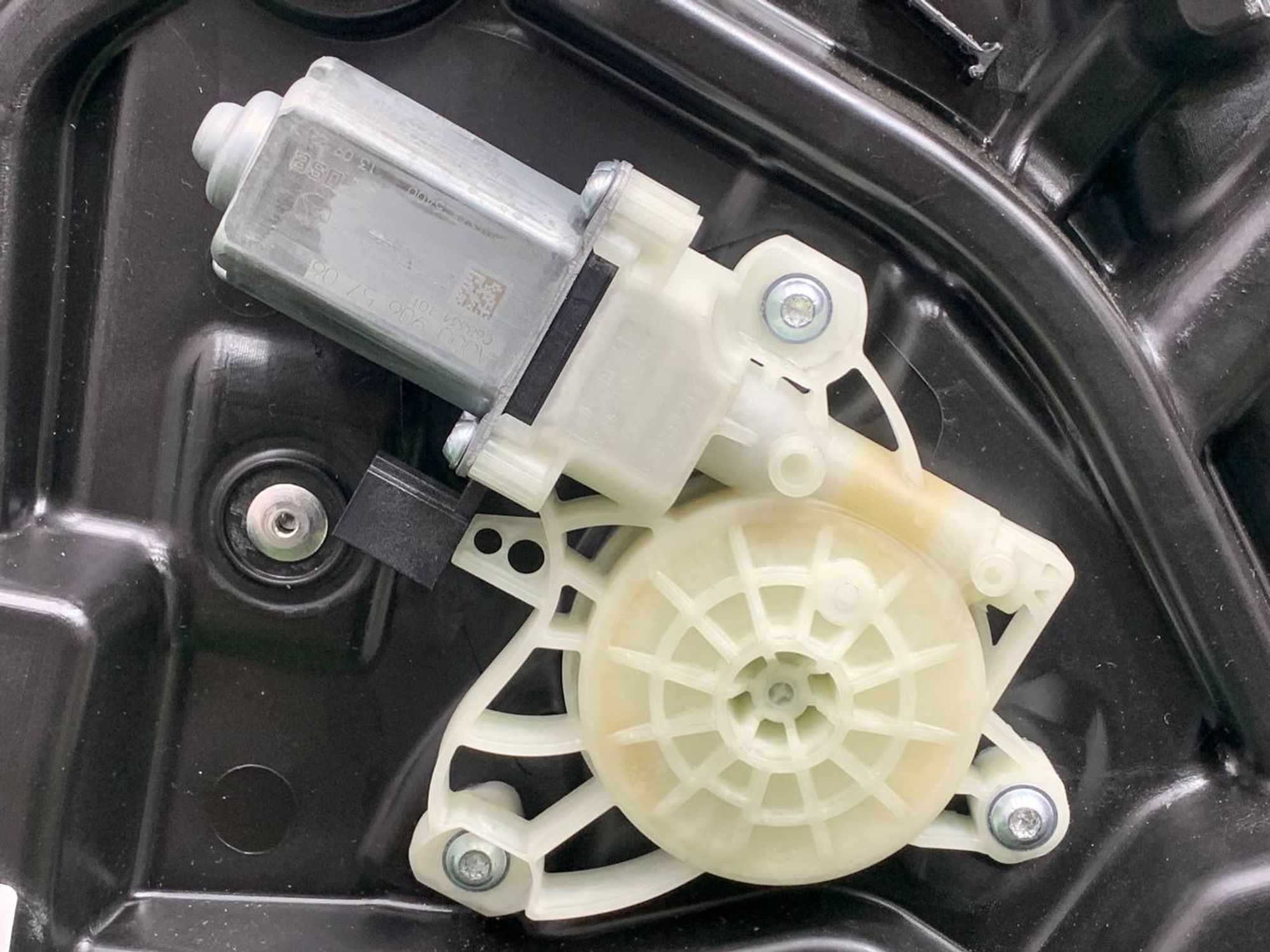 https://gcs.partsauto.market/rn-stockpro.appspot.com/thmbs/userImages/h353NjtZg3VDP19b5HMt7LlpbQ93/part/6c5fa8e8-2153-4afc-af98-1ddd8f47f724_1732102441006.jpg
