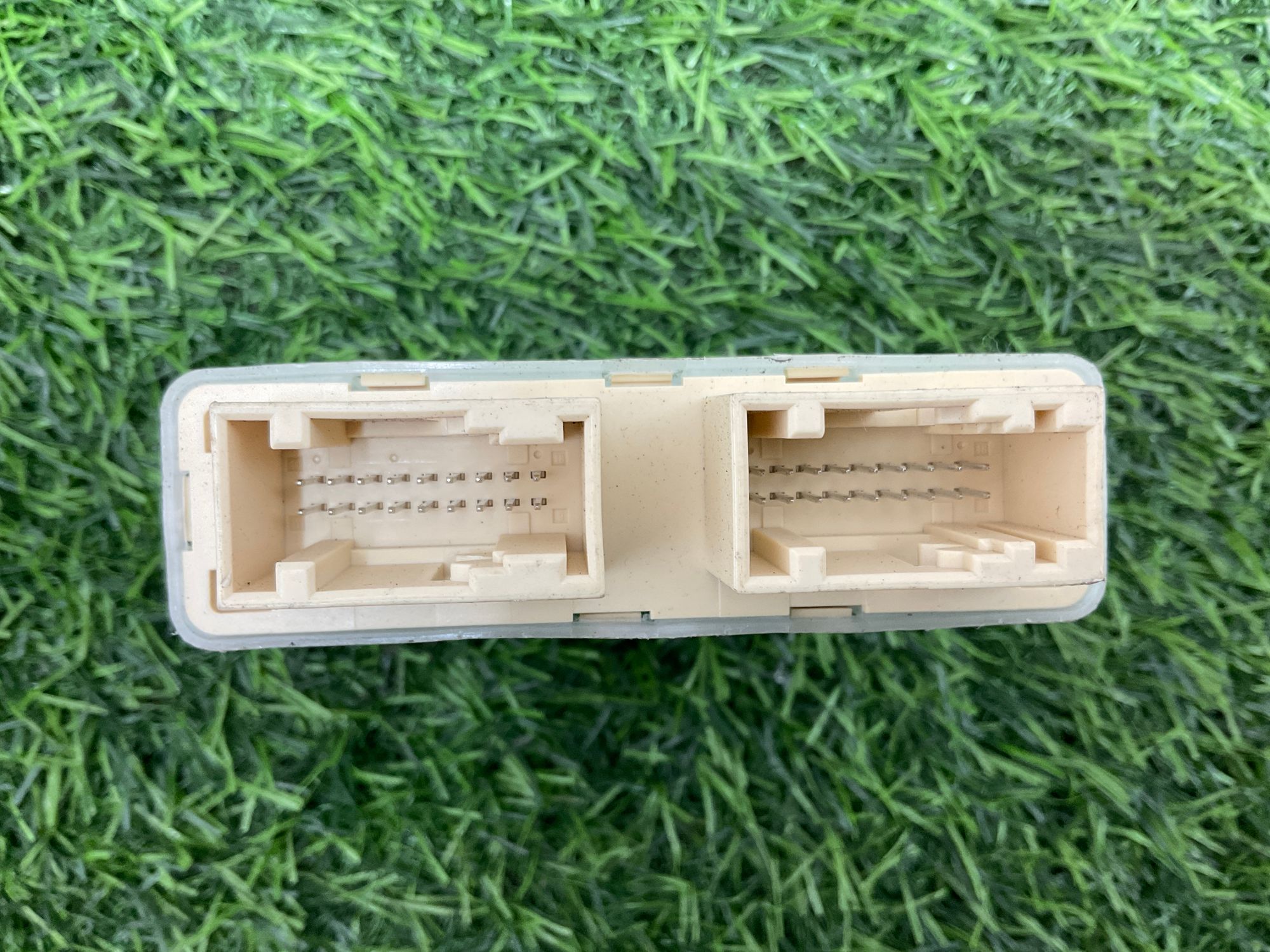 https://gcs.partsauto.market/rn-stockpro.appspot.com/thmbs/userImages/h353NjtZg3VDP19b5HMt7LlpbQ93/part/6e12a65d-ab7f-463c-8da9-04fb0364f68d_1740494240485.jpg