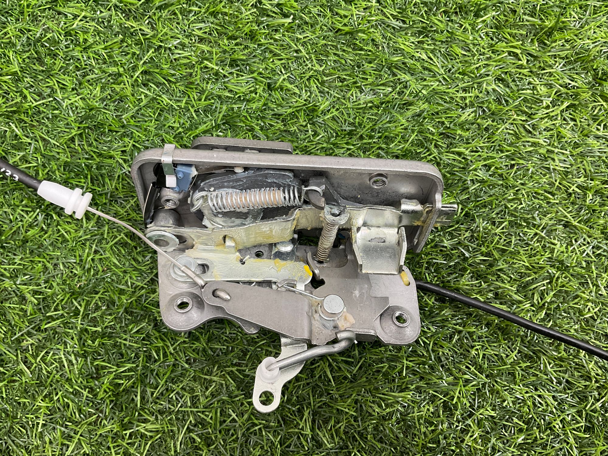 https://gcs.partsauto.market/rn-stockpro.appspot.com/thmbs/userImages/h353NjtZg3VDP19b5HMt7LlpbQ93/part/708ed6e0-bc40-45c7-be5d-7eacafb368d2_1742902910498.jpg