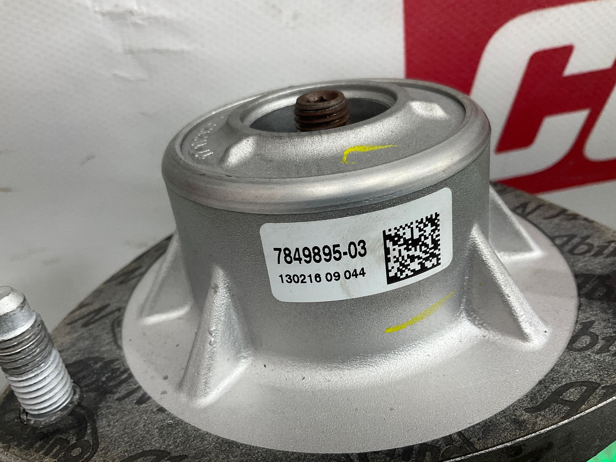 https://gcs.partsauto.market/rn-stockpro.appspot.com/thmbs/userImages/h353NjtZg3VDP19b5HMt7LlpbQ93/part/731b8fcf-ada0-4dcd-b65d-5ec08542ffbd_1746710462587.jpg