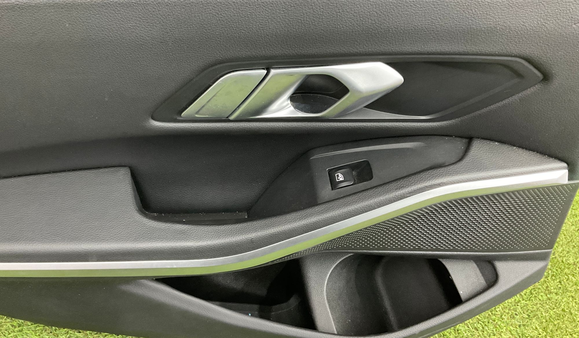 https://gcs.partsauto.market/rn-stockpro.appspot.com/thmbs/userImages/h353NjtZg3VDP19b5HMt7LlpbQ93/part/741c9e2e-1e6a-4541-a3fb-f7ed4a7f2897_1748441068153.jpg