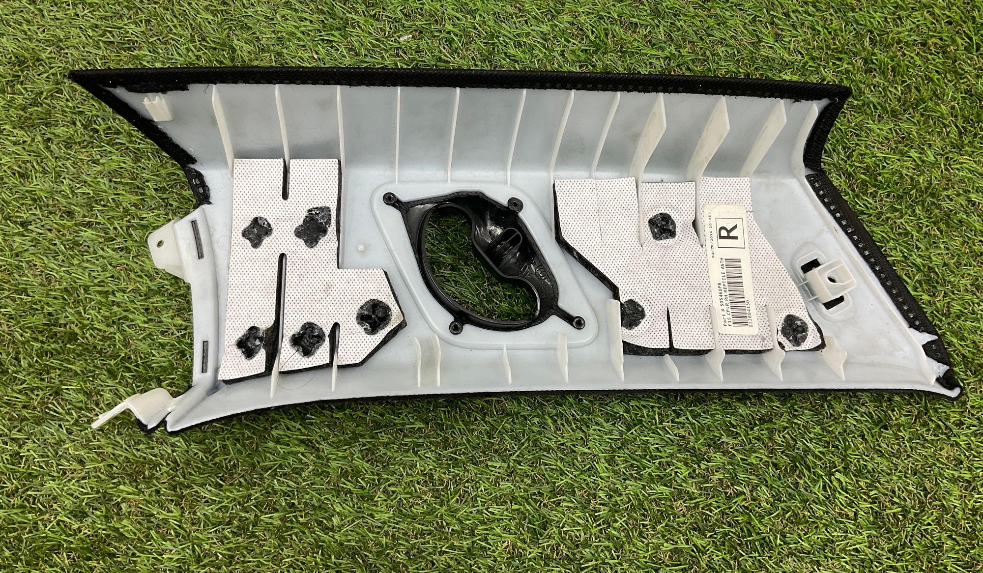 https://gcs.partsauto.market/rn-stockpro.appspot.com/thmbs/userImages/h353NjtZg3VDP19b5HMt7LlpbQ93/part/77f42079-a34a-4b30-994f-24328abf6405_1747660673445.jpg
