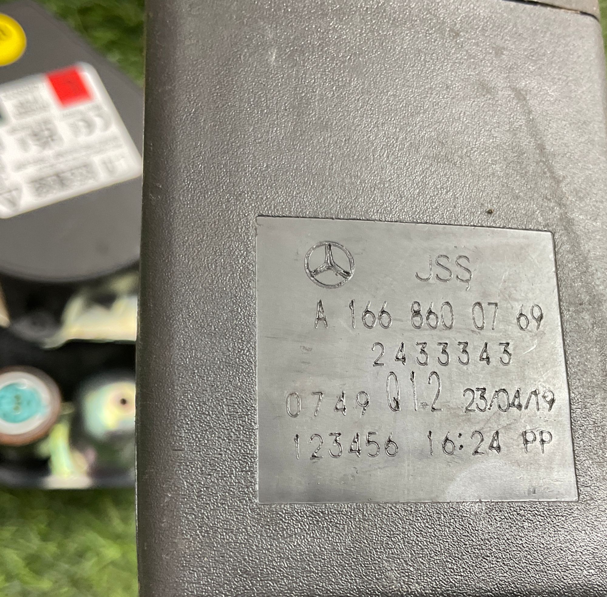 https://gcs.partsauto.market/rn-stockpro.appspot.com/thmbs/userImages/h353NjtZg3VDP19b5HMt7LlpbQ93/part/80aff055-630b-4d1d-864e-73fe61afbdc4_1743412320565.jpg