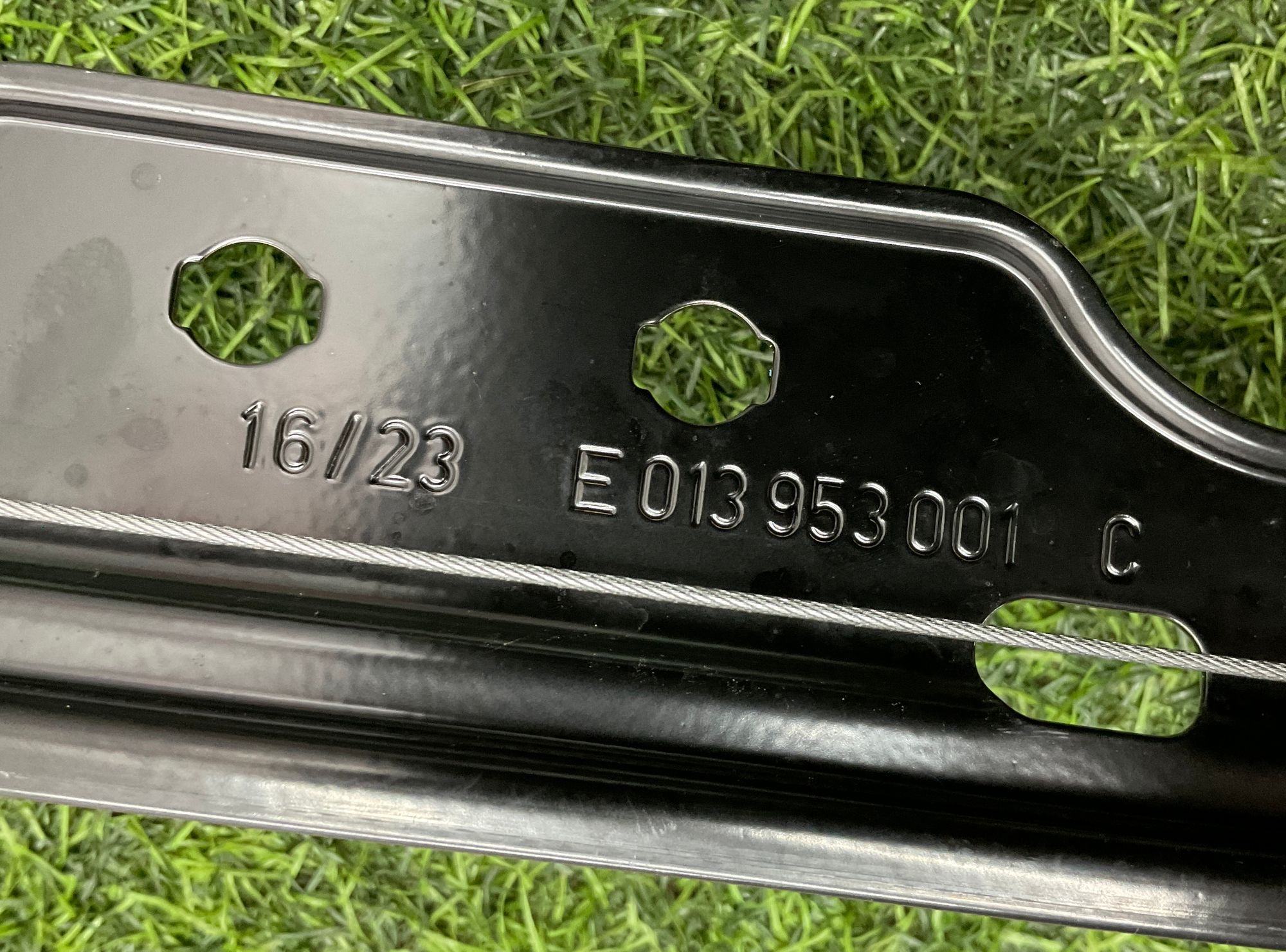 https://gcs.partsauto.market/rn-stockpro.appspot.com/thmbs/userImages/h353NjtZg3VDP19b5HMt7LlpbQ93/part/8930c33b-3683-44a9-adb9-b1f66522b811_1742905269913.jpg