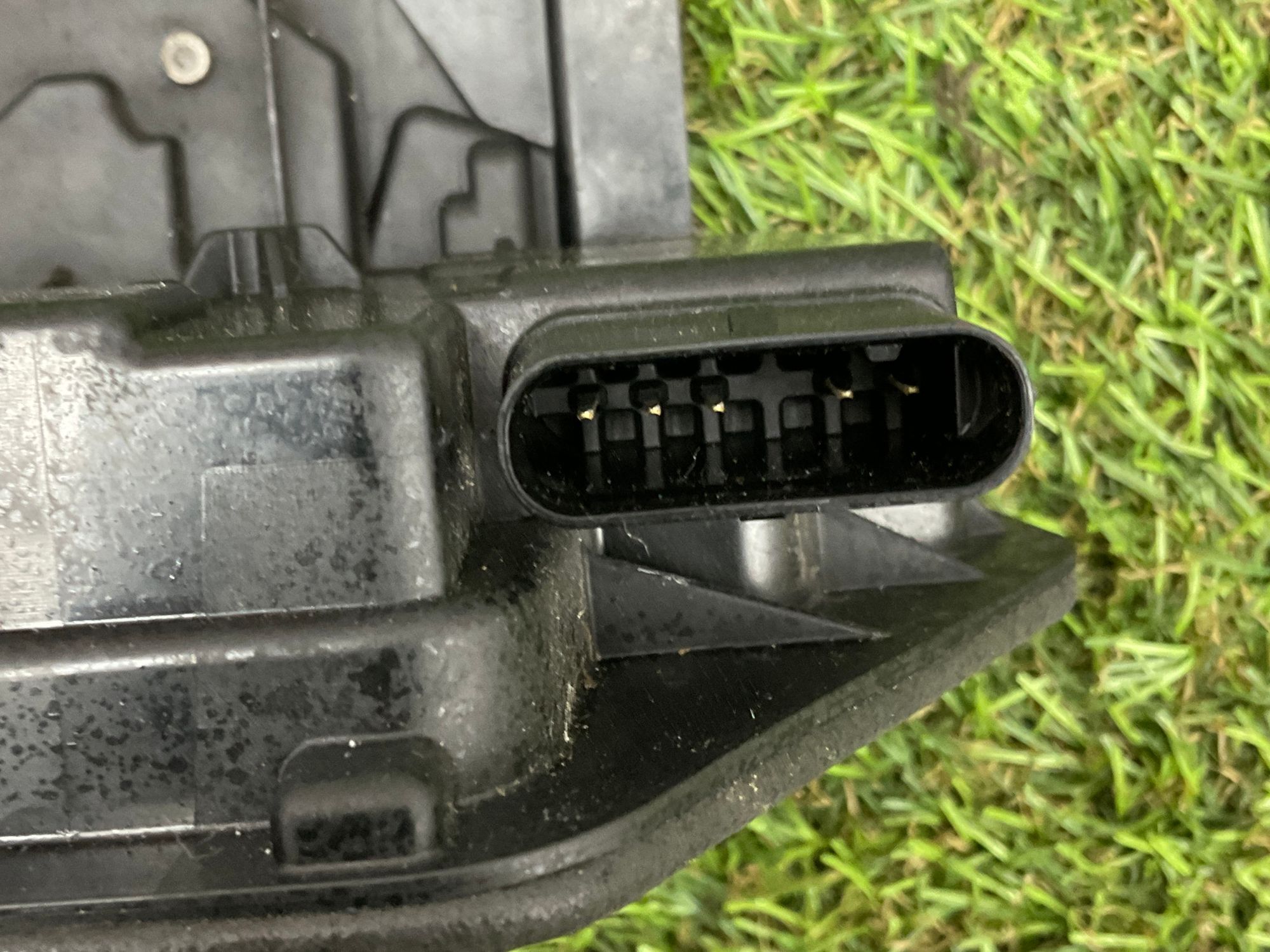 https://gcs.partsauto.market/rn-stockpro.appspot.com/thmbs/userImages/h353NjtZg3VDP19b5HMt7LlpbQ93/part/89499ffd-6923-4fc3-92dc-b85472855bde_1748529802980.jpg