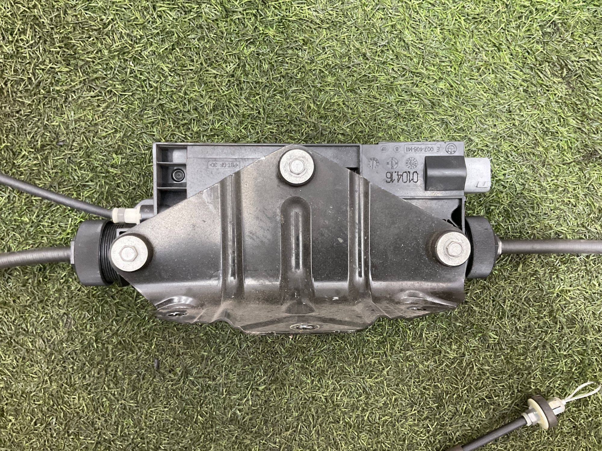 https://gcs.partsauto.market/rn-stockpro.appspot.com/thmbs/userImages/h353NjtZg3VDP19b5HMt7LlpbQ93/part/90182933-46cd-40a0-b933-f6c16b63b5c9_1745670929104.jpg