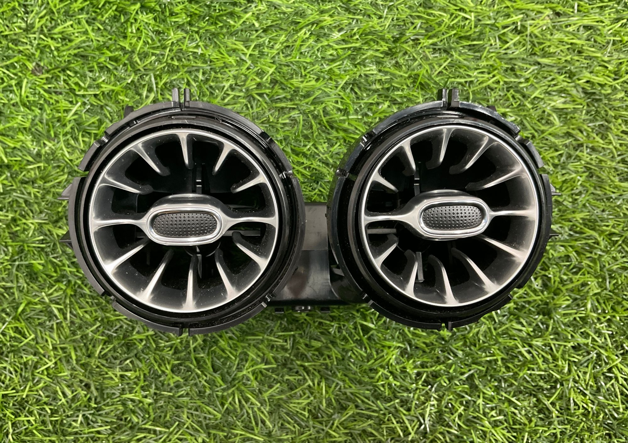 https://gcs.partsauto.market/rn-stockpro.appspot.com/thmbs/userImages/h353NjtZg3VDP19b5HMt7LlpbQ93/part/901d1e78-c1b2-45af-9b2c-fb51629554d6_1742479818968.jpg