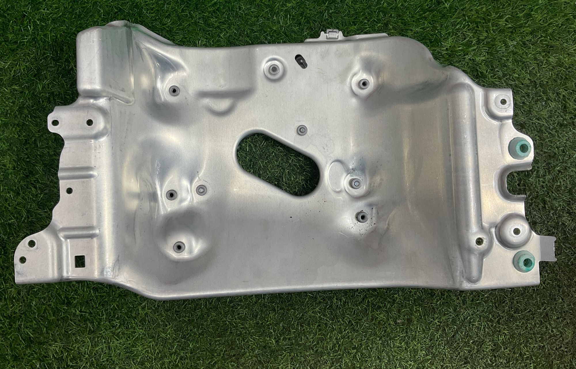 https://gcs.partsauto.market/rn-stockpro.appspot.com/thmbs/userImages/h353NjtZg3VDP19b5HMt7LlpbQ93/part/915e0c13-0af8-4969-925e-22bdaeb37205_1745913946879.jpg