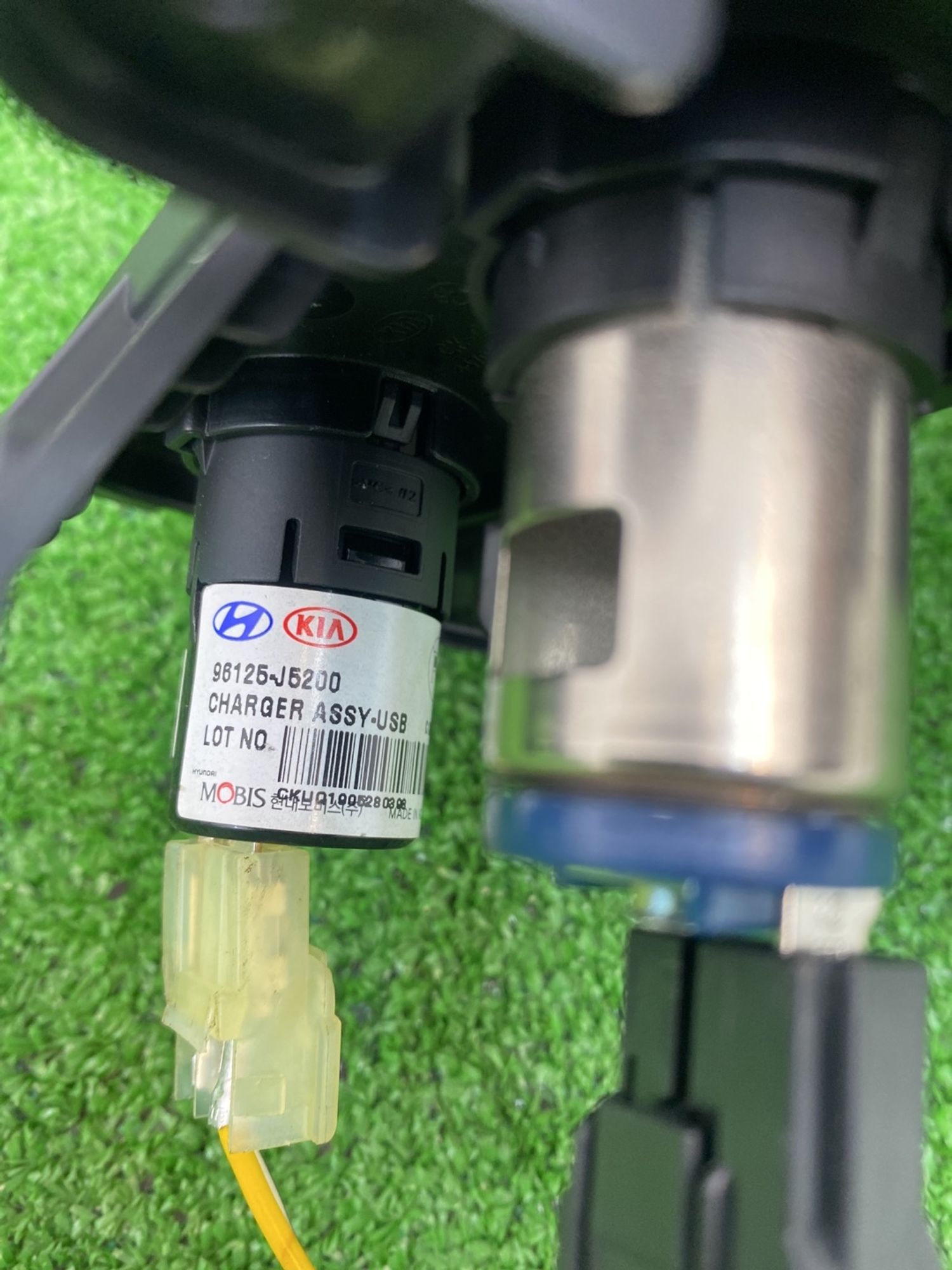 https://gcs.partsauto.market/rn-stockpro.appspot.com/thmbs/userImages/h353NjtZg3VDP19b5HMt7LlpbQ93/part/924f050d-bbc2-4dc6-9527-7c8fab4e9ded_1741872528630.jpg