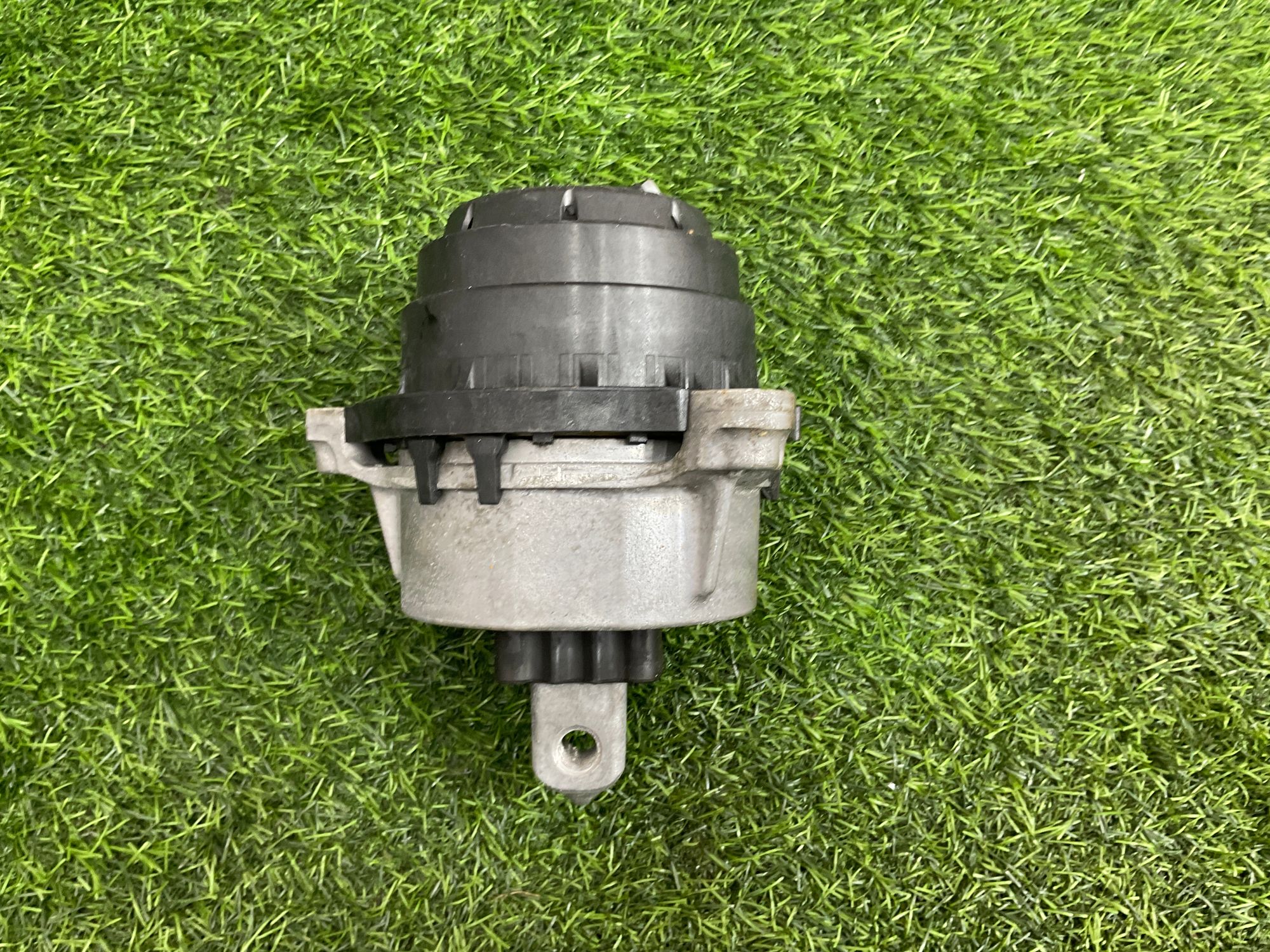 https://gcs.partsauto.market/rn-stockpro.appspot.com/thmbs/userImages/h353NjtZg3VDP19b5HMt7LlpbQ93/part/a0028f7d-0639-411e-98f6-087a09fdb915_1744197699638.jpg