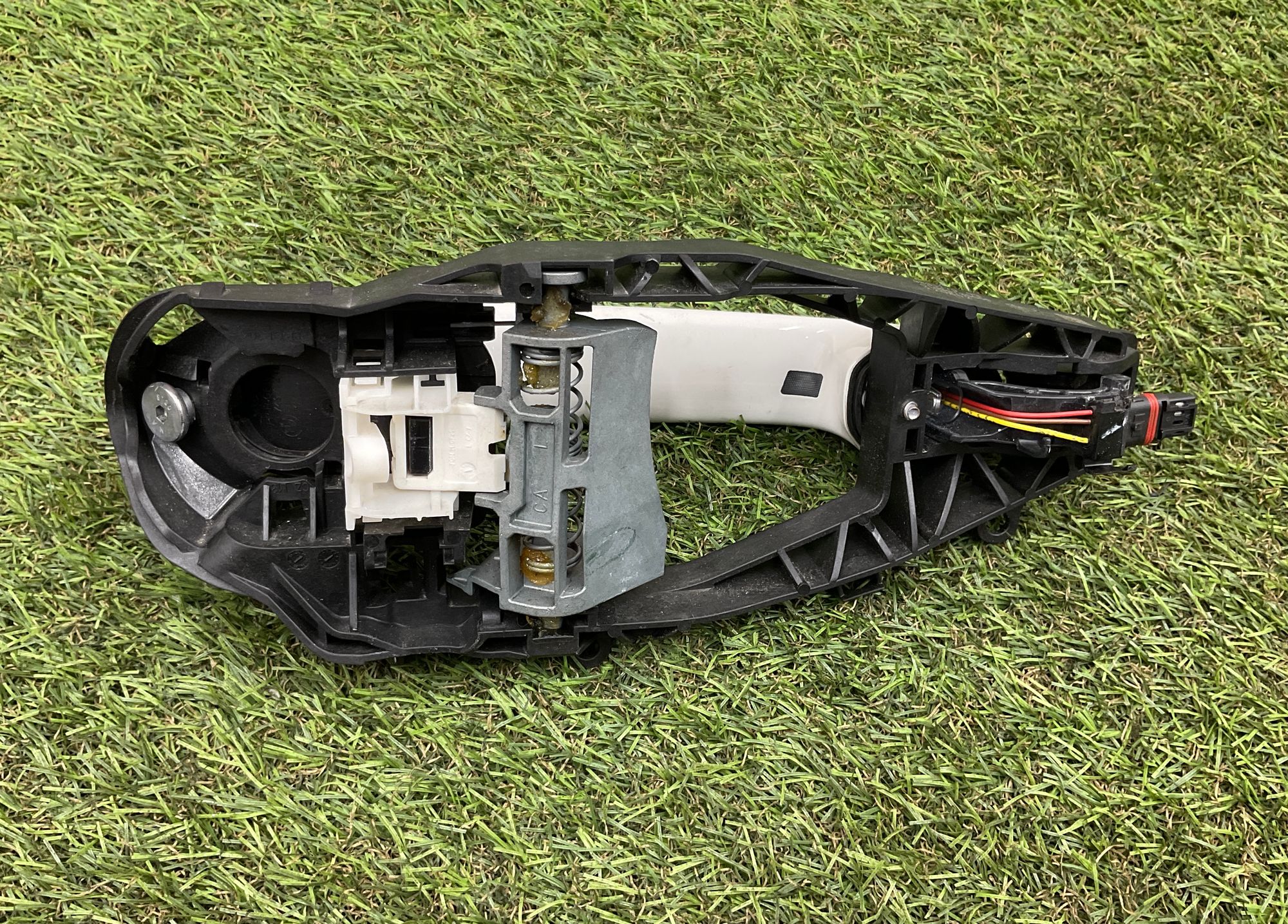 https://gcs.partsauto.market/rn-stockpro.appspot.com/thmbs/userImages/h353NjtZg3VDP19b5HMt7LlpbQ93/part/a2443cb8-6c98-4b92-b6de-7291fa17c4d2_1749114918943.jpg