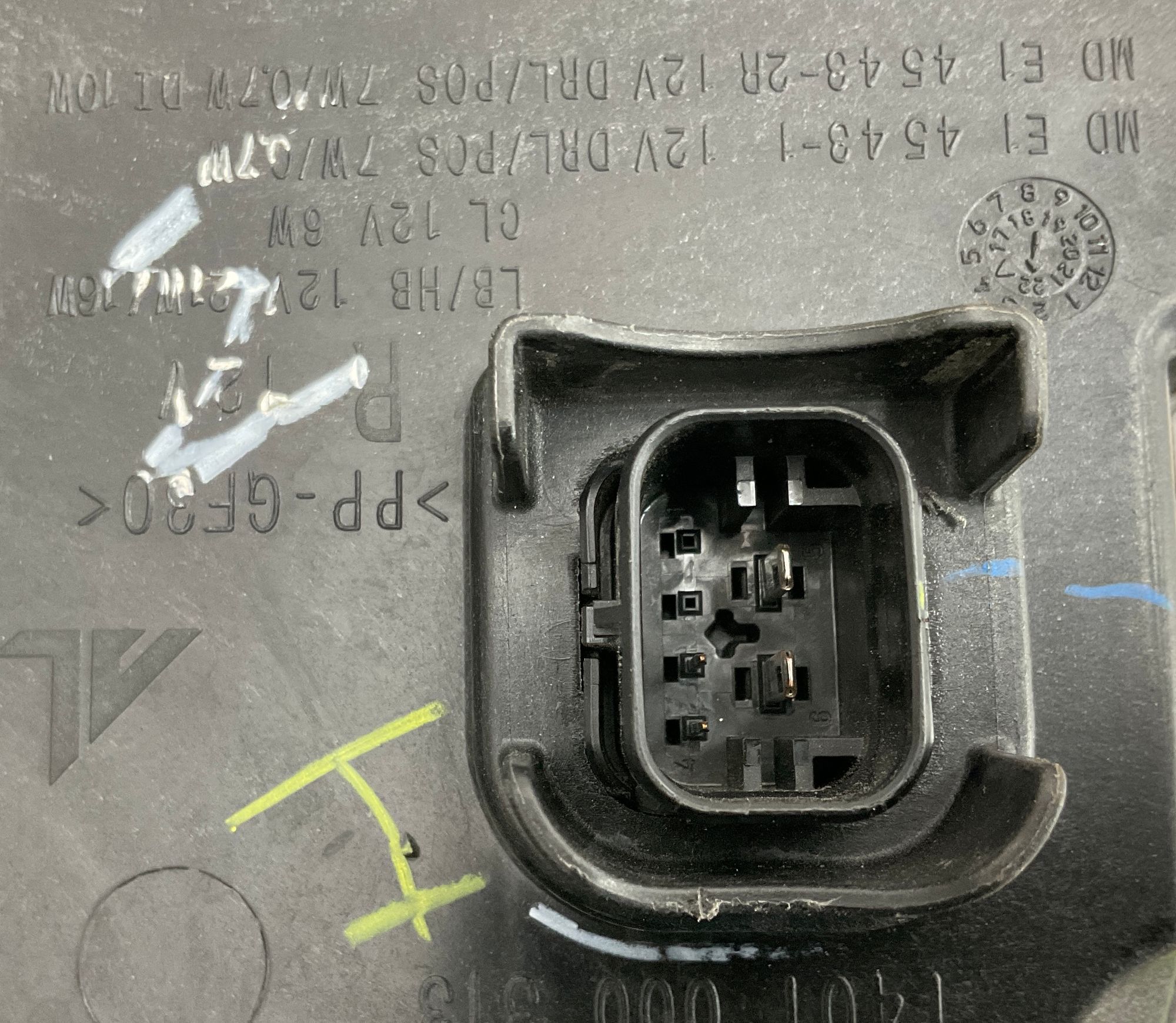 https://gcs.partsauto.market/rn-stockpro.appspot.com/thmbs/userImages/h353NjtZg3VDP19b5HMt7LlpbQ93/part/a45475d3-6eee-46e3-8cdb-5bf9fdb3f7bb_1747991725612.jpg