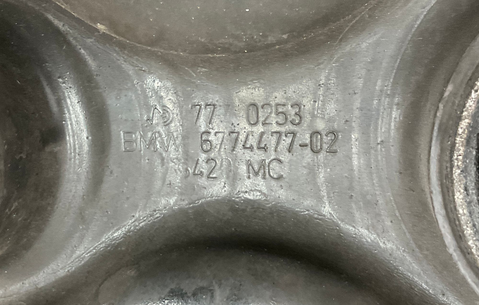 https://gcs.partsauto.market/rn-stockpro.appspot.com/thmbs/userImages/h353NjtZg3VDP19b5HMt7LlpbQ93/part/a45e18a4-baed-4acd-ae8a-c0925dc6cc38_1748272606959.jpg