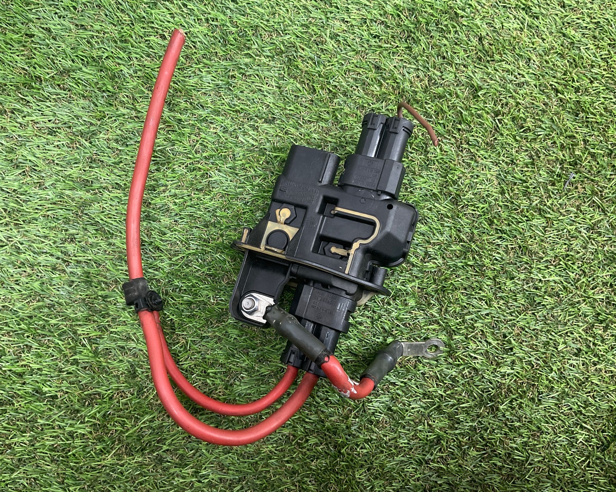 https://gcs.partsauto.market/rn-stockpro.appspot.com/thmbs/userImages/h353NjtZg3VDP19b5HMt7LlpbQ93/part/a6bfbd91-0a14-4737-a85b-0c8919b1594a_1747918713271.jpg