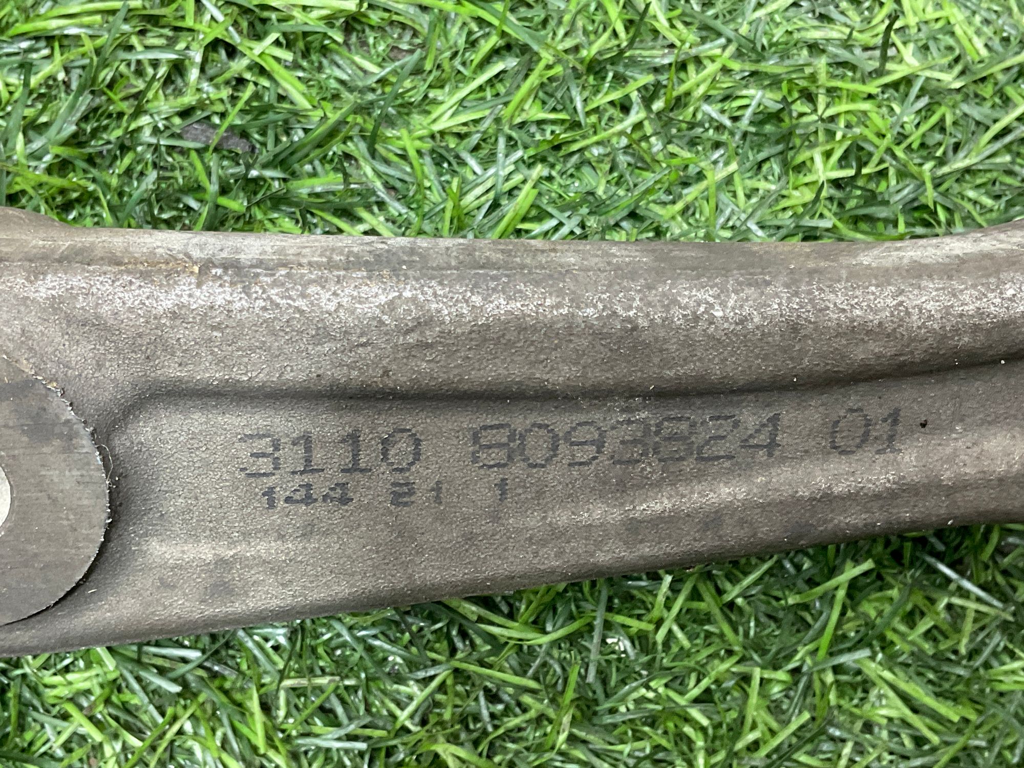 https://gcs.partsauto.market/rn-stockpro.appspot.com/thmbs/userImages/h353NjtZg3VDP19b5HMt7LlpbQ93/part/a7e33e91-1c75-4ad3-8b58-79653e8fbbef_1737559412166.jpg