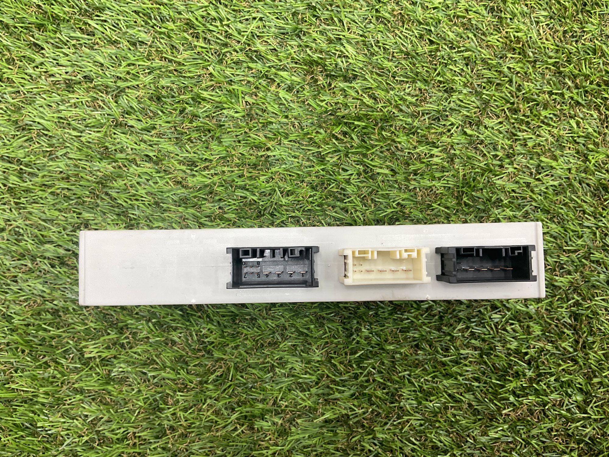 https://gcs.partsauto.market/rn-stockpro.appspot.com/thmbs/userImages/h353NjtZg3VDP19b5HMt7LlpbQ93/part/a8bf0ef2-5f08-454d-af4d-3c84d3efeb73_1747907285187.jpg