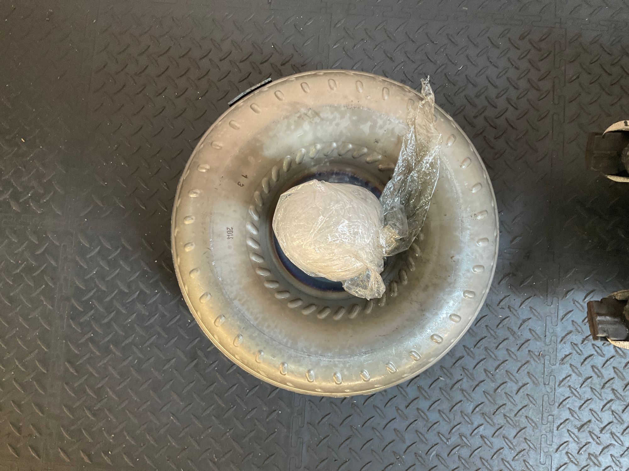 https://gcs.partsauto.market/rn-stockpro.appspot.com/thmbs/userImages/h353NjtZg3VDP19b5HMt7LlpbQ93/part/a9ef1377-ffe2-44b6-b1d4-3cde659abc88_1744798023119.jpg