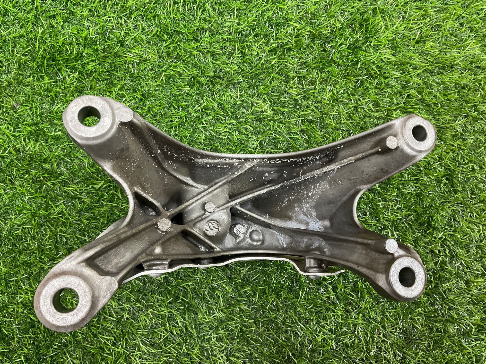 https://gcs.partsauto.market/rn-stockpro.appspot.com/thmbs/userImages/h353NjtZg3VDP19b5HMt7LlpbQ93/part/ae47d62c-c707-4b3d-a04e-4a0dc58d7bd4_1741596630425.jpg