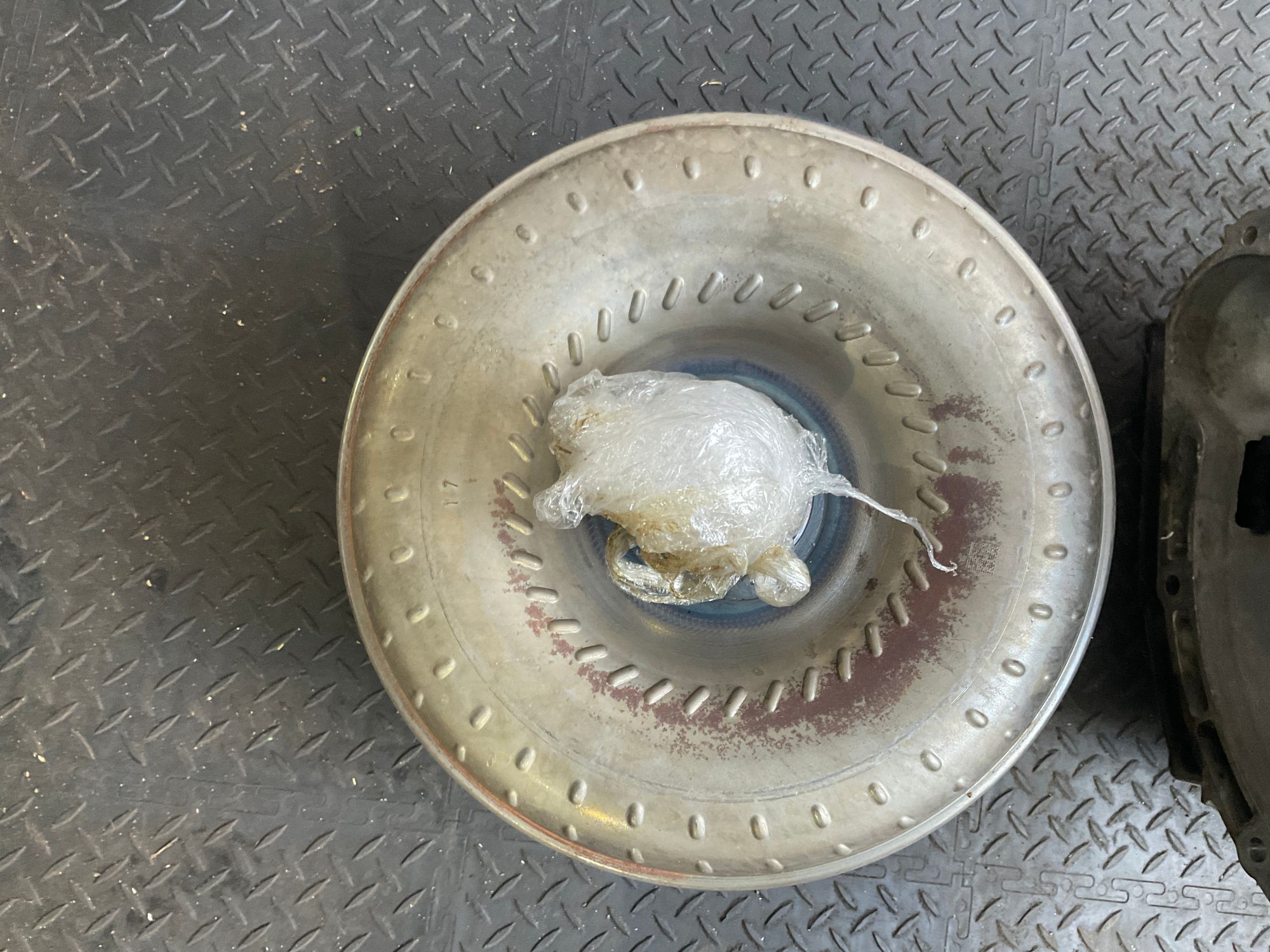 https://gcs.partsauto.market/rn-stockpro.appspot.com/thmbs/userImages/h353NjtZg3VDP19b5HMt7LlpbQ93/part/b0227040-6fcd-4ea0-8948-c2040b76d855_1744727375117.jpg