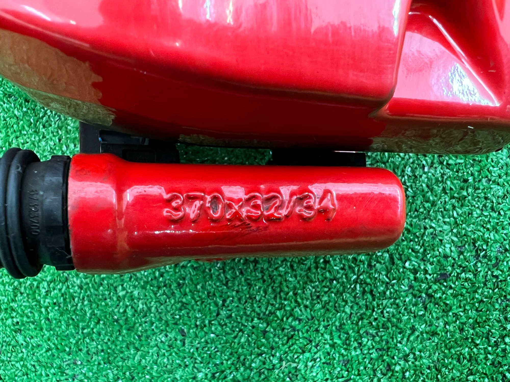 https://gcs.partsauto.market/rn-stockpro.appspot.com/thmbs/userImages/h353NjtZg3VDP19b5HMt7LlpbQ93/part/b57b93f6-8865-4fb9-ab76-28f1161bd11b_1742570382288.jpg