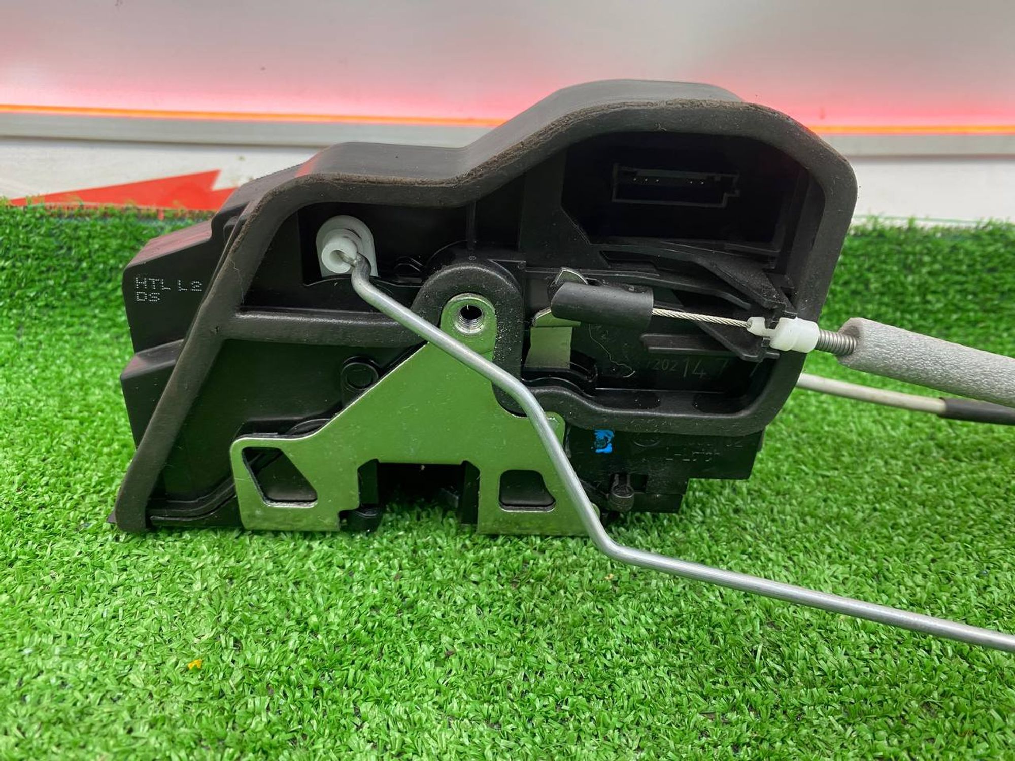 https://gcs.partsauto.market/rn-stockpro.appspot.com/thmbs/userImages/h353NjtZg3VDP19b5HMt7LlpbQ93/part/b5d0b036-6548-437c-bdc4-1e3258729d7b_1743756119654.jpg